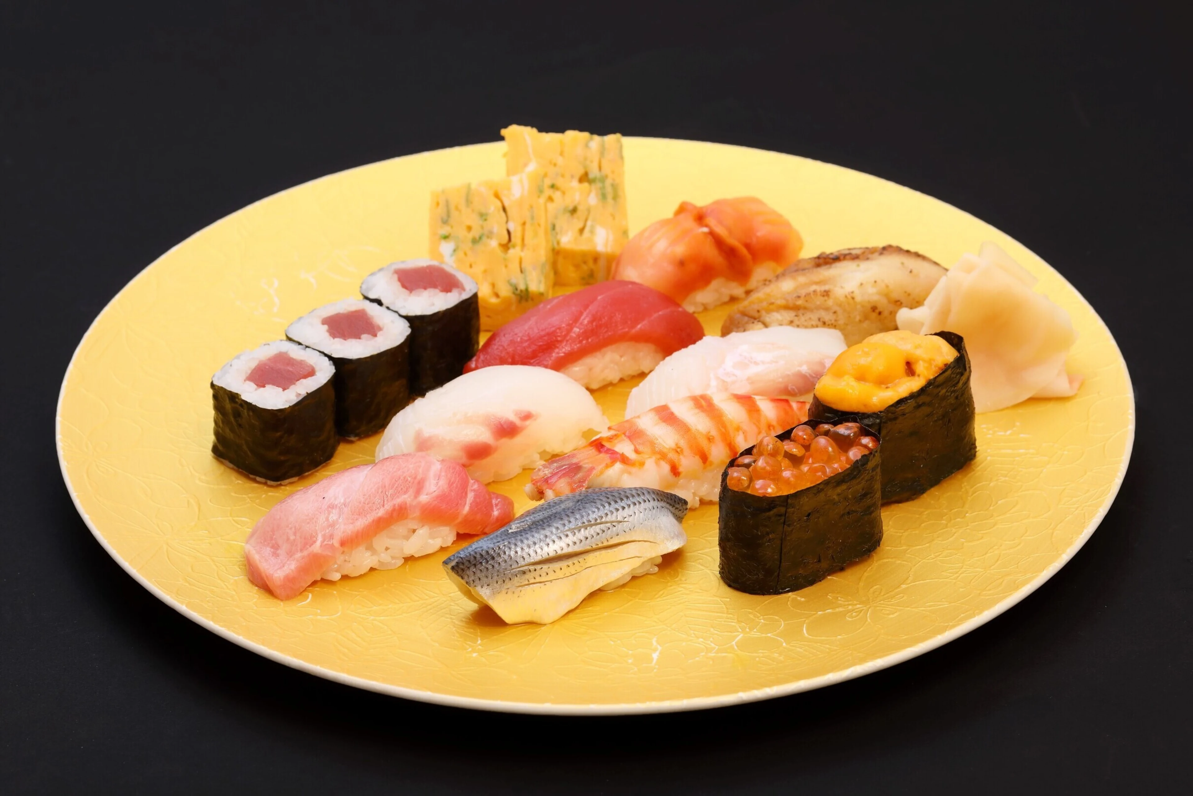 【最大18名 個室案内可能 大人数のお祝いプラン】豊洲市場の天然マグロ専門仲卸【鈴富】が手がける【つきじ鈴富】では、豊洲直送の鮮度の良い魚、安心•安全なお料理をお召し上がり頂けます★永田町駅より徒歩3分の好立地★