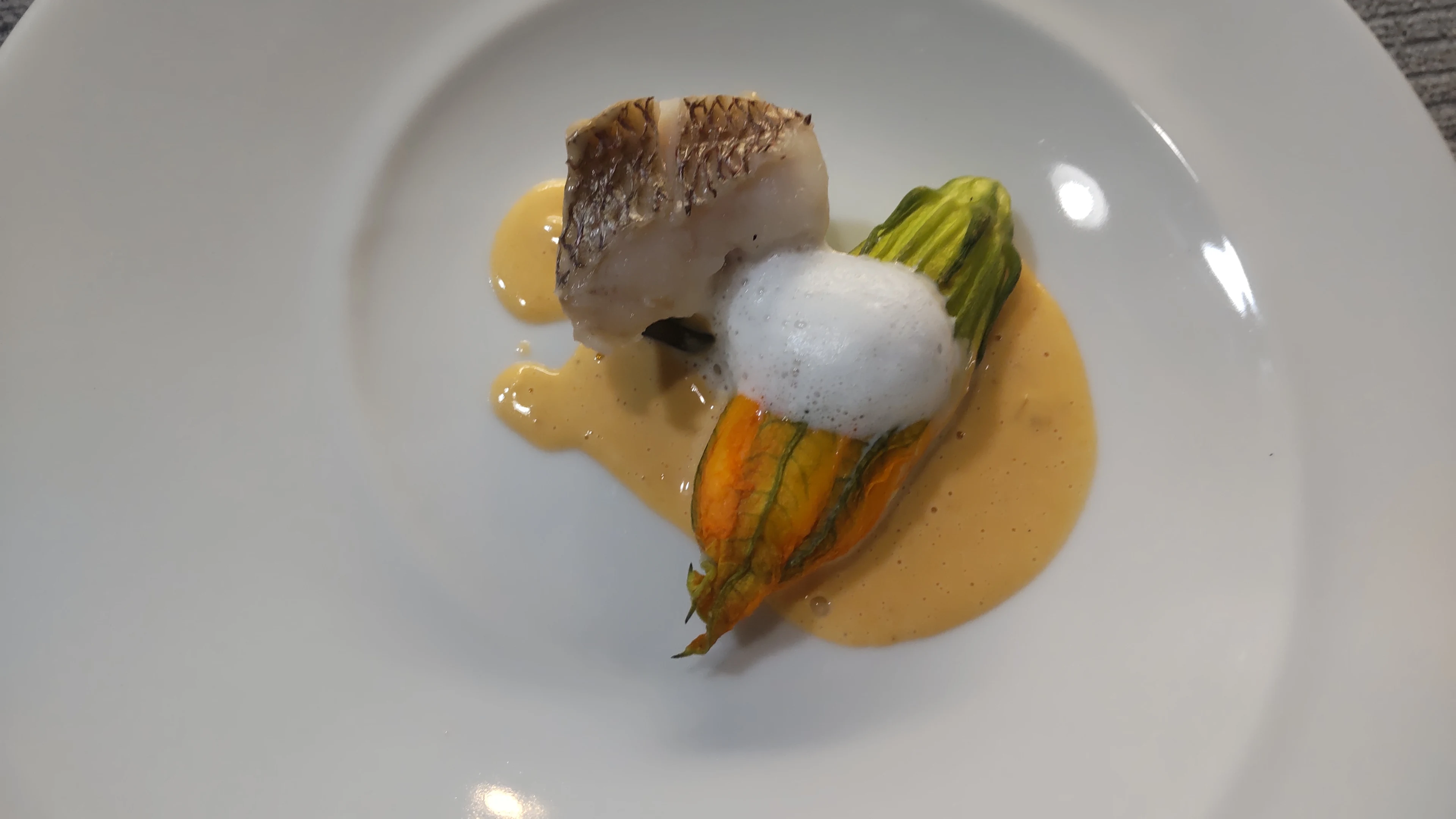 【4名～10名 / 個室確約！顔合わせディナープラン】イタリアンフレンチ全8品＋グラススプマンテ＋メッセージ付きお祝いケーキ★西院の開放感あふれる隠れ家で新たな家族の誕生を祝福★