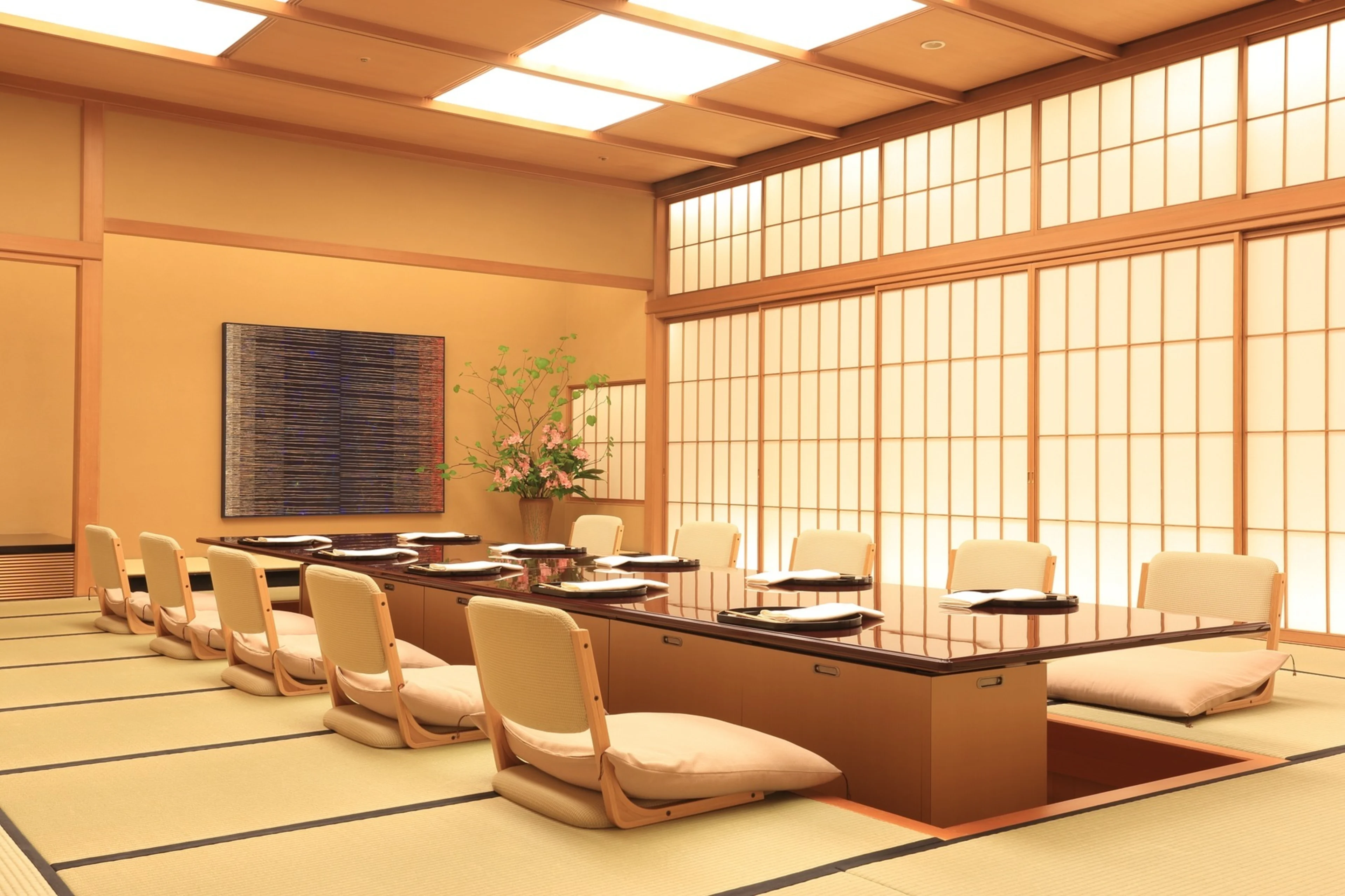 個室(テーブル席または掘りごたつ式)