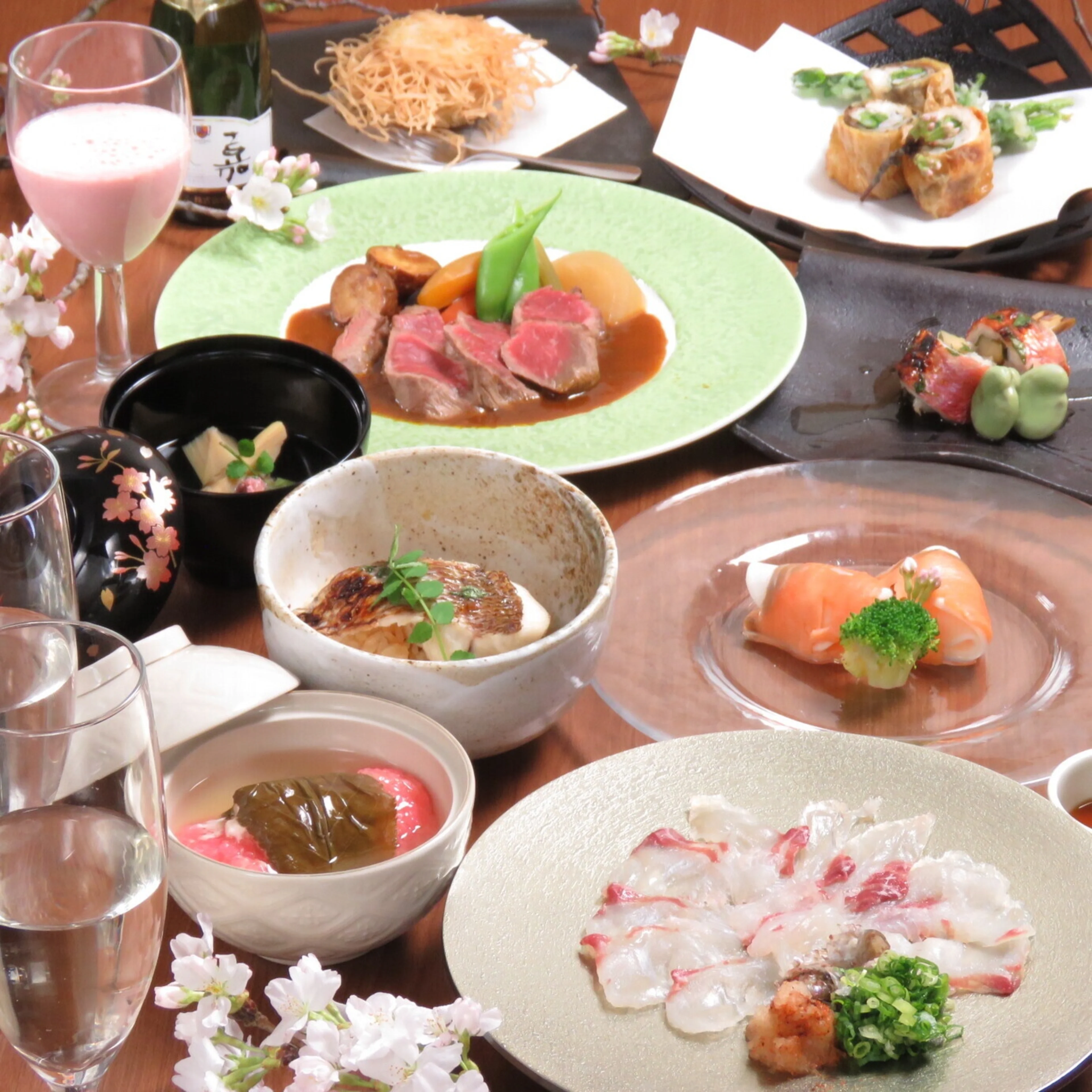 【最大10名/長寿祝いプラン】個室確約★肉料理＆魚料理のWメインを堪能する全9品＋メッセージ付きケーキプレート★有料オプションでちゃんちゃんこあり★中崎駅徒歩3分の大人の隠れ家で、心温まる長寿のお祝いを