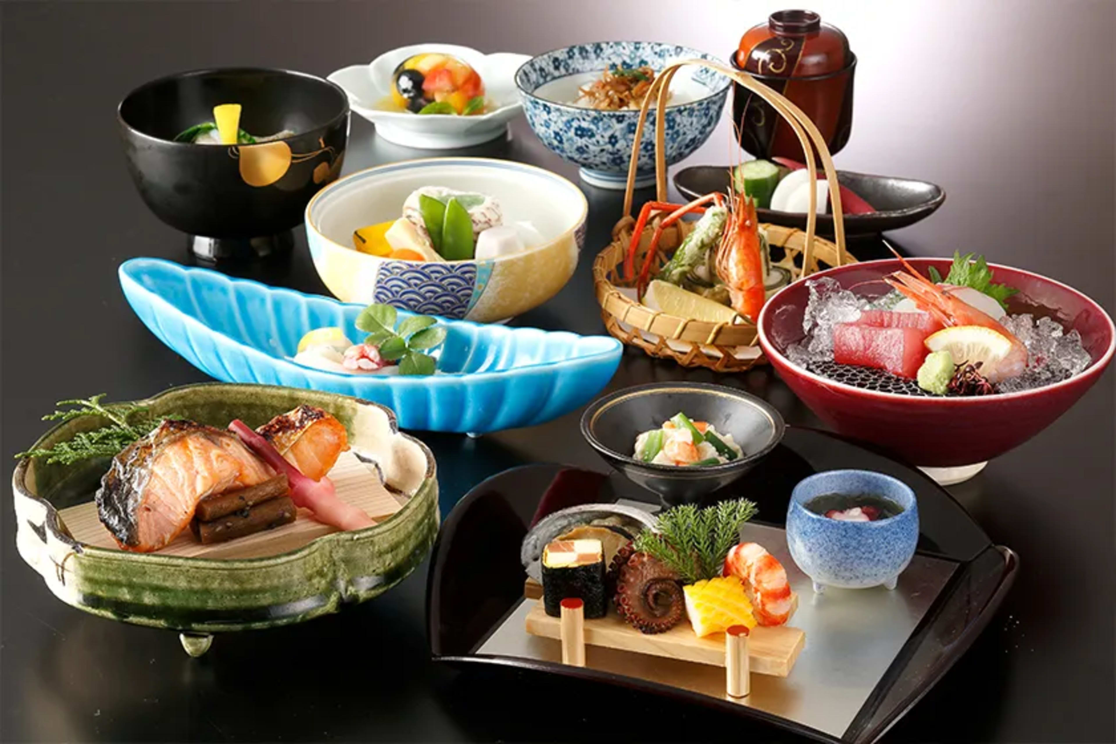 Anny限定【最大25名◆個室選択可 ご長寿お祝いプラン】板前技が光る全11品の本格京懐石コース全2種★ホテルクラウンパレス知立の和空間で華やぎの慶祝を