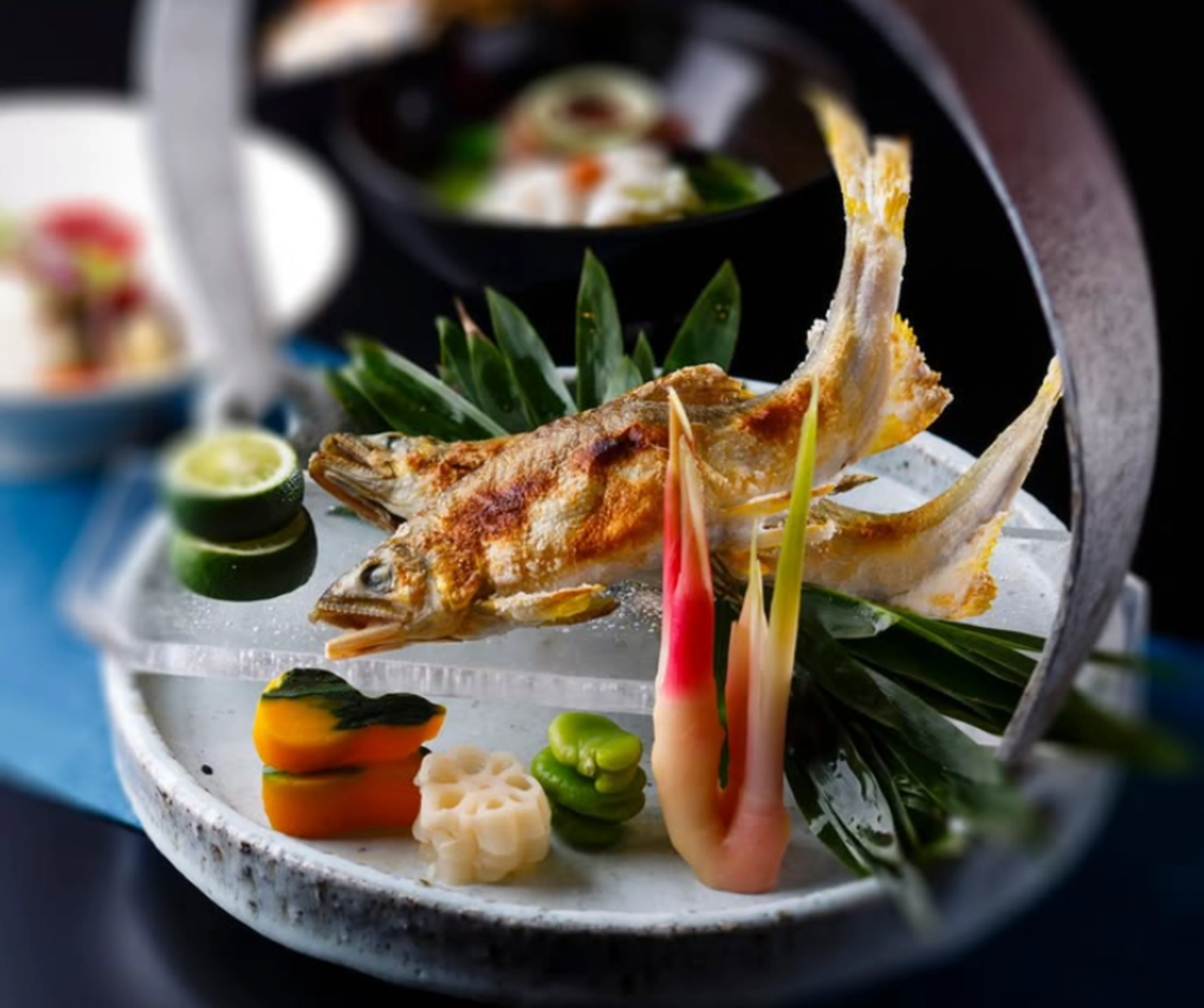 【東京駅直結！】特選黒毛和牛を楽しむアニバーサリーディナー★記念日を盛り上げる乾杯スパークリング＆フルーツメッセージプレート付き★ライブ感あふれるカウンター席