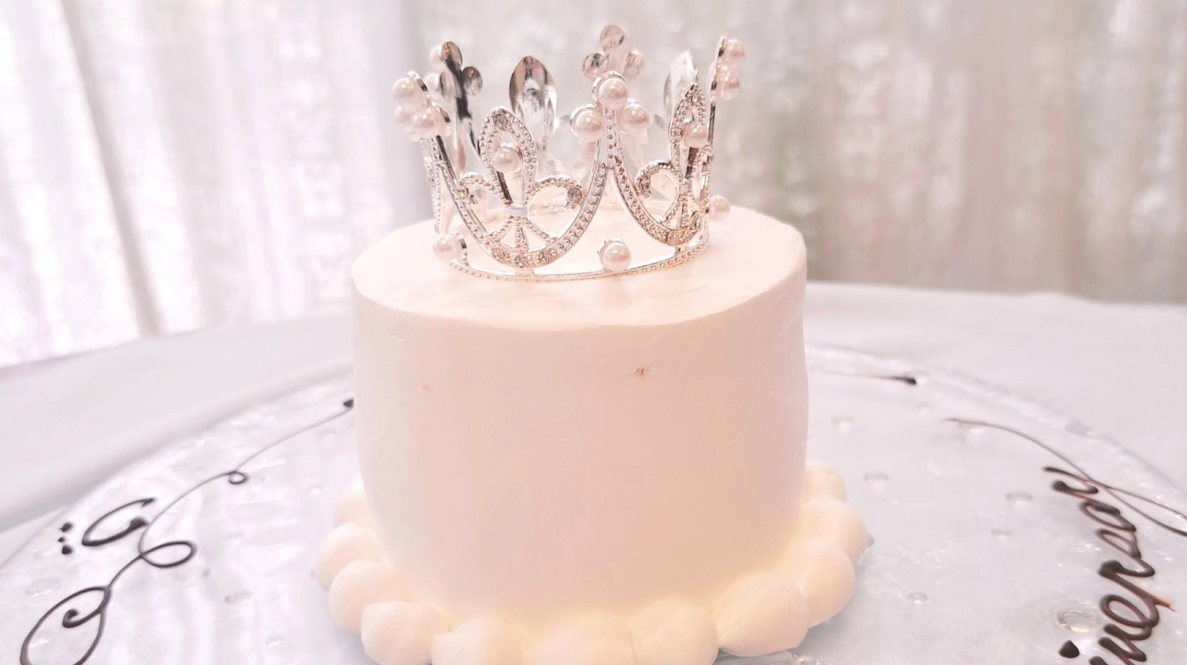 【ティアラケーキ / 黒毛和牛】メッセージ付記念日ディナー★ロブスター＆黒牛和牛を含む特別な1日＋乾杯ドリンク★心斎橋の洋館レストランで忘れられない1日を