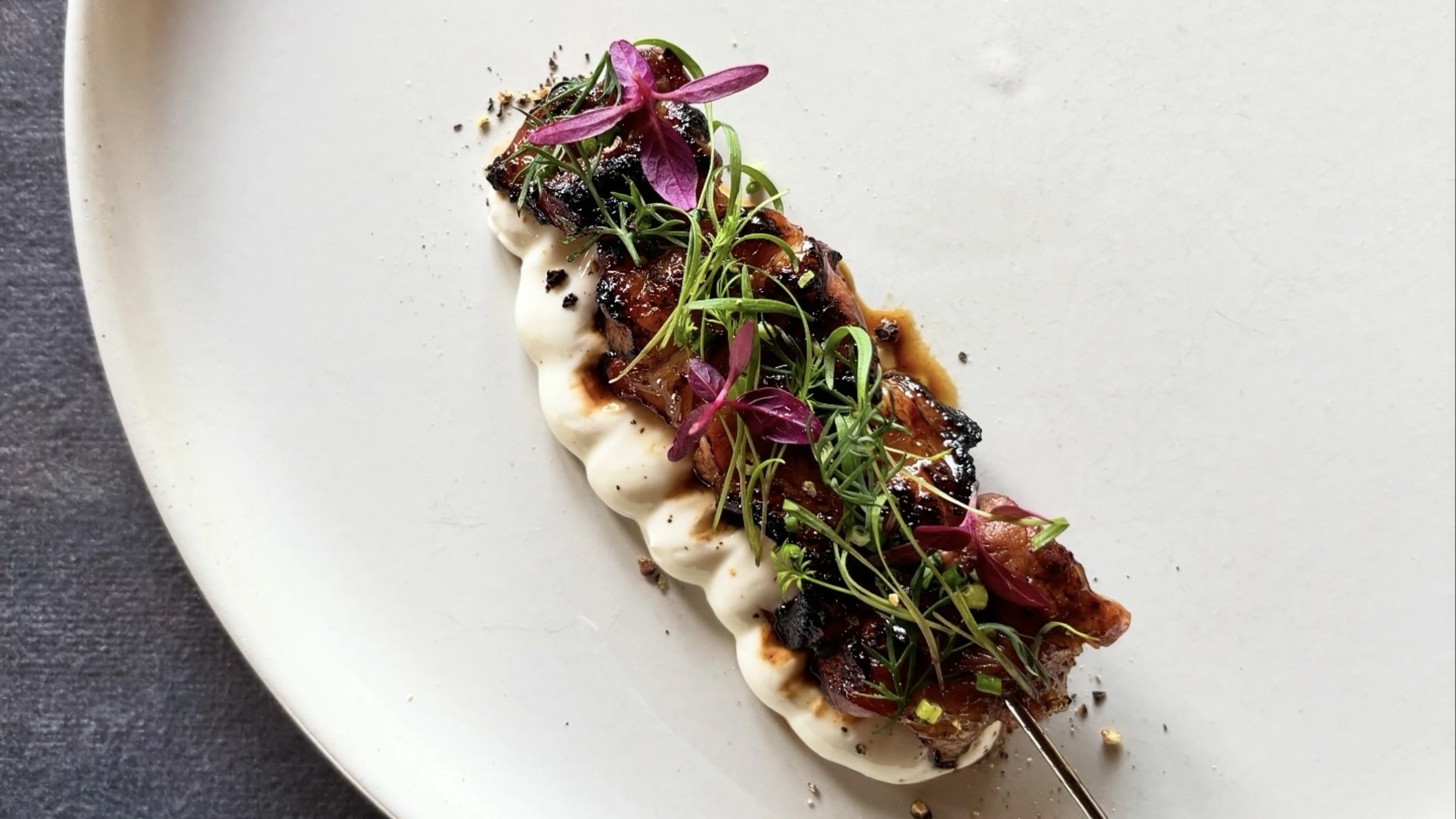 【最大4名様 / 個室も選べる★お祝いディナープラン】美食の饗宴〜四季折々の厳選食材を味わう本格フレンチコース＋メッセージ付きプレート★とっておきのお祝いシーンを彩る美食体験〜日本海を望む文化財級の古民家フレンチで祝う至福のひととき