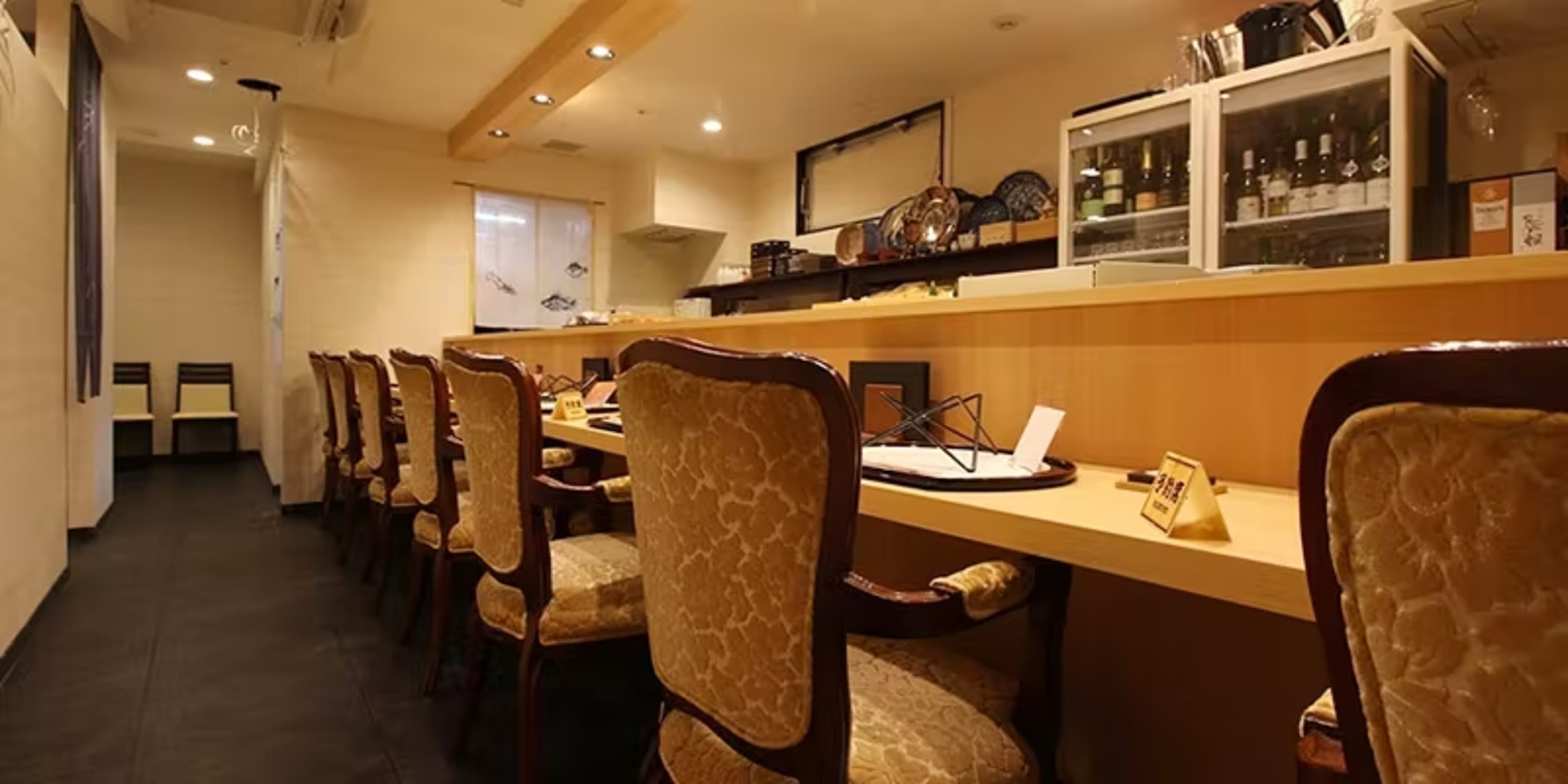 カウンター席又は個室