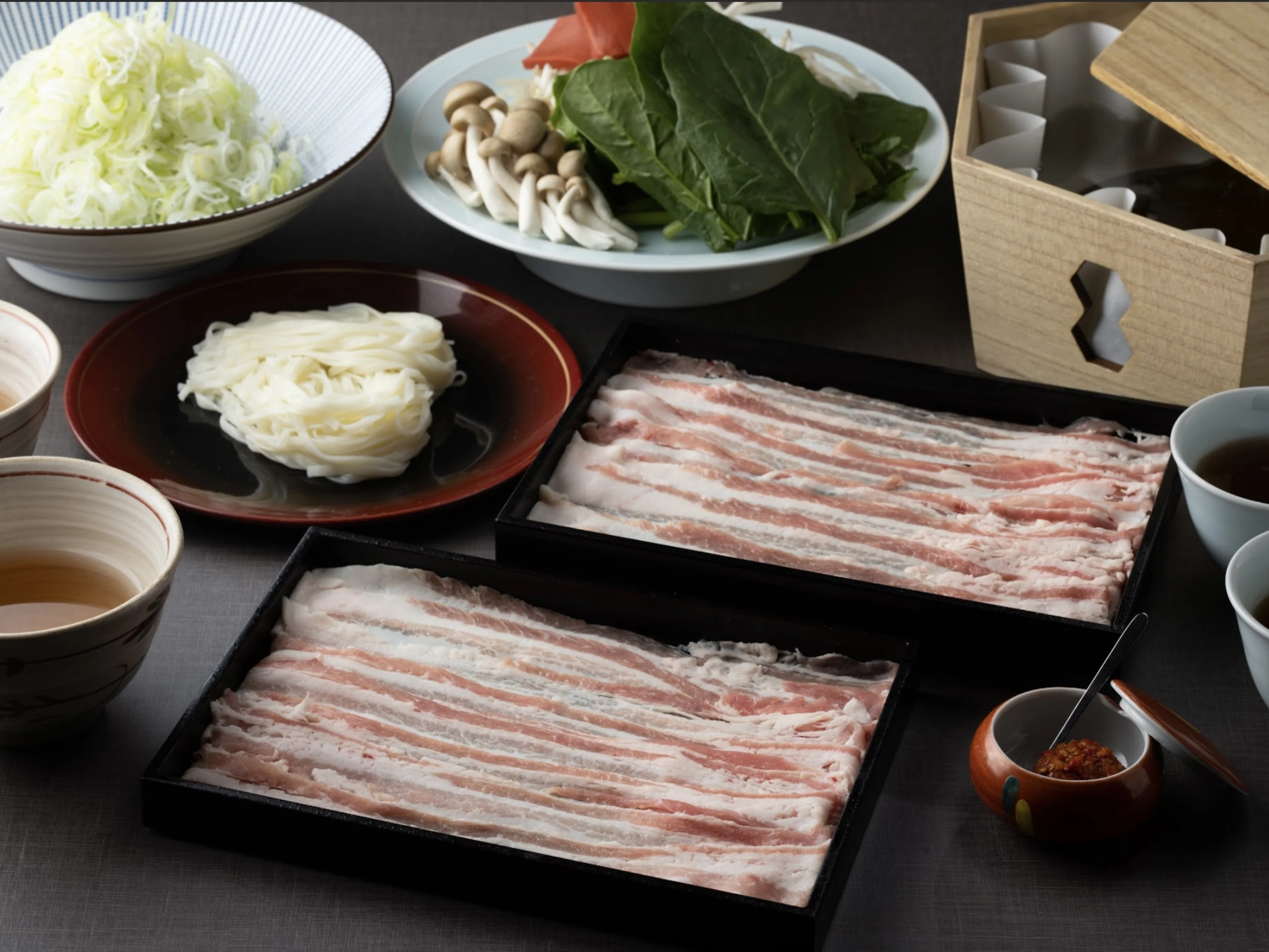 【最大10名 個室確約×顔合わせ・結納プラン】個別鍋でいただく厳選豚肉の出汁しゃぶ会席★六本木の隠れ家でご縁結びのひととき