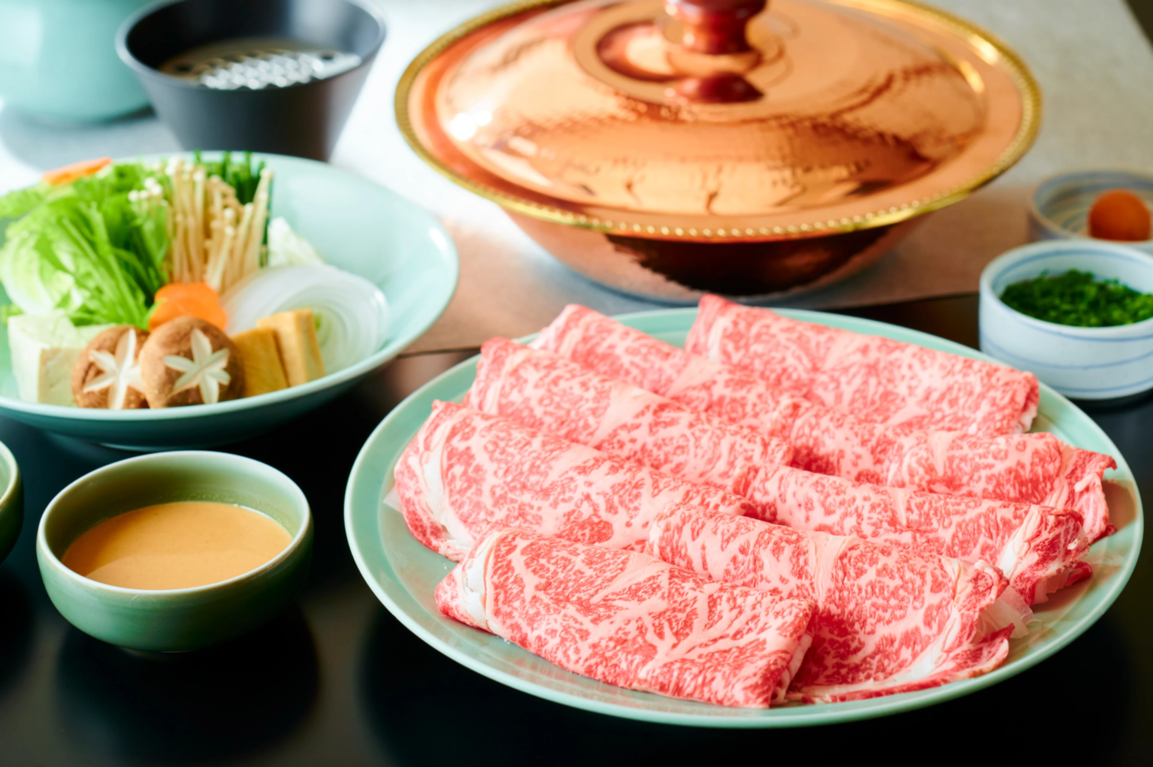 【アニバーサリープラン】黒毛和牛サーロインなど3種や、旬野菜のしゃぶしゃぶ食べ放題ディナー＋乾杯スパークリング★奥渋谷に佇むしゃぶしゃぶの名店で上質な肉に舌鼓