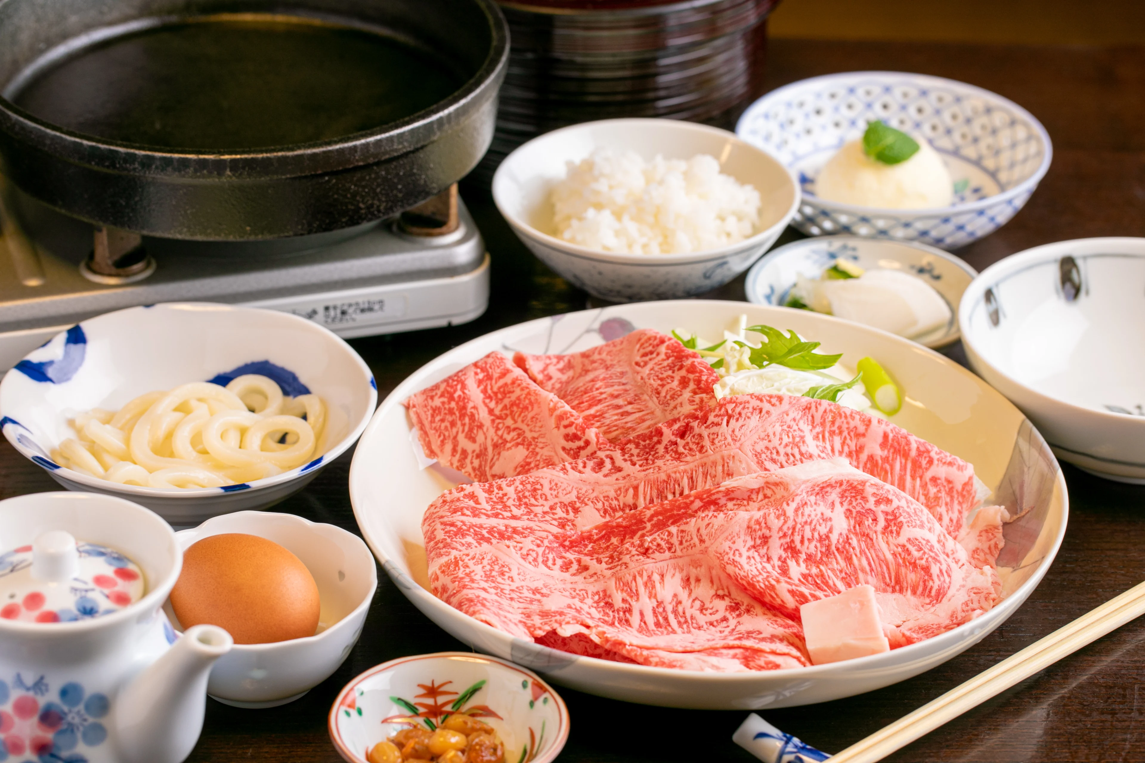  【4～10名/個室確約★結納・顔合わせプラン】職人目利きの近江牛を堪能する贅沢ランチ★鉄板焼き＋選べるすき焼きorしゃぶしゃぶ全7品★大津の老舗で祝う両家の門出