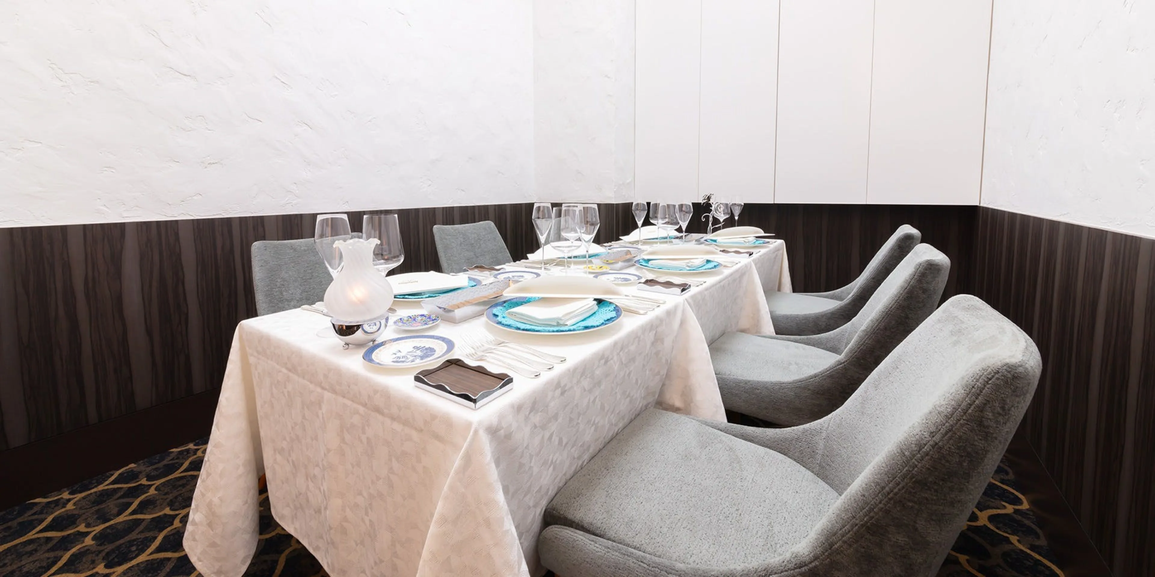 最大6名様【丸ノ内1分・個室あり★両家顔合わせディナー】贅沢＆上品な魚介メインの大満足イタリアンディナー★食通も認める名店で顔合わせ★東京駅から徒歩1分の抜群ロケーション