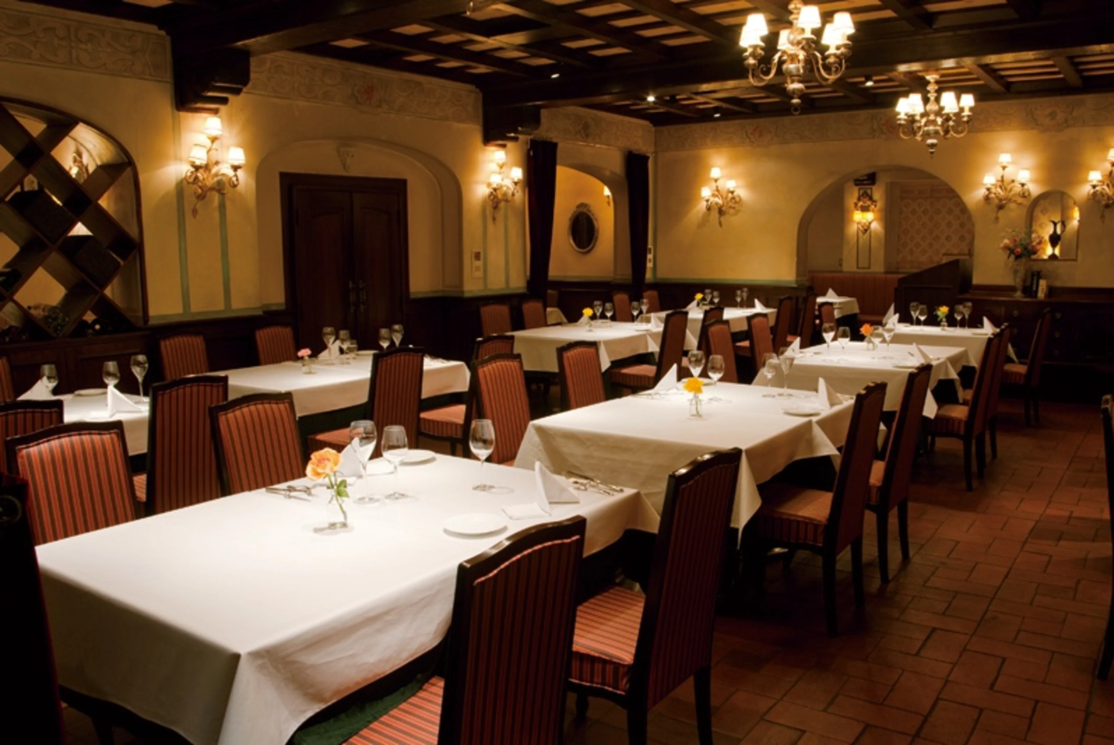 【8〜20名様★お祝いプラン】絶品イタリア料理を大皿料理で楽しむ★本格イタリア料理パーティーコース＋飲み放題＋メッセージ付きプレート★イタリア料理界の巨匠・片岡護シェフの味を継承する名店・横浜駅徒歩1分