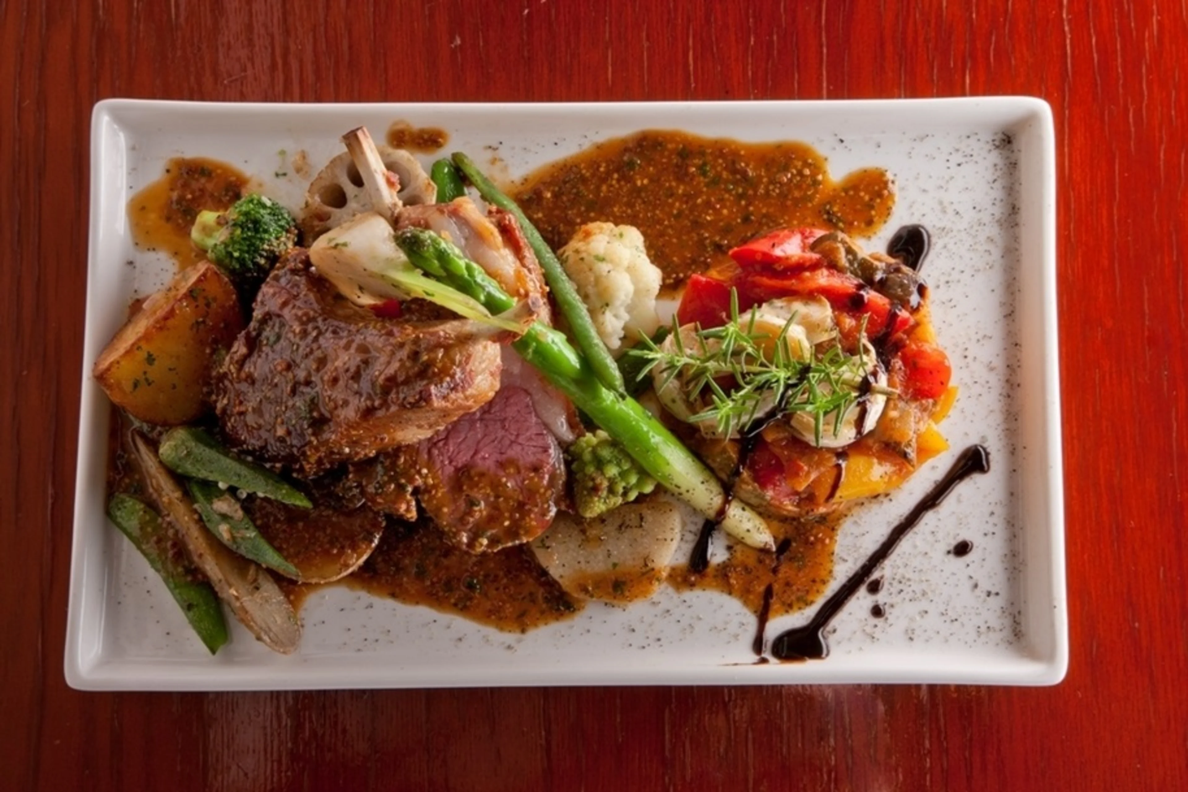 【アニバーサリープラン】ボリューム満点！骨付き仔羊のロースト含むフレンチディナー全6品★メッセージプレート付★八丁堀のお洒落ビストロ★