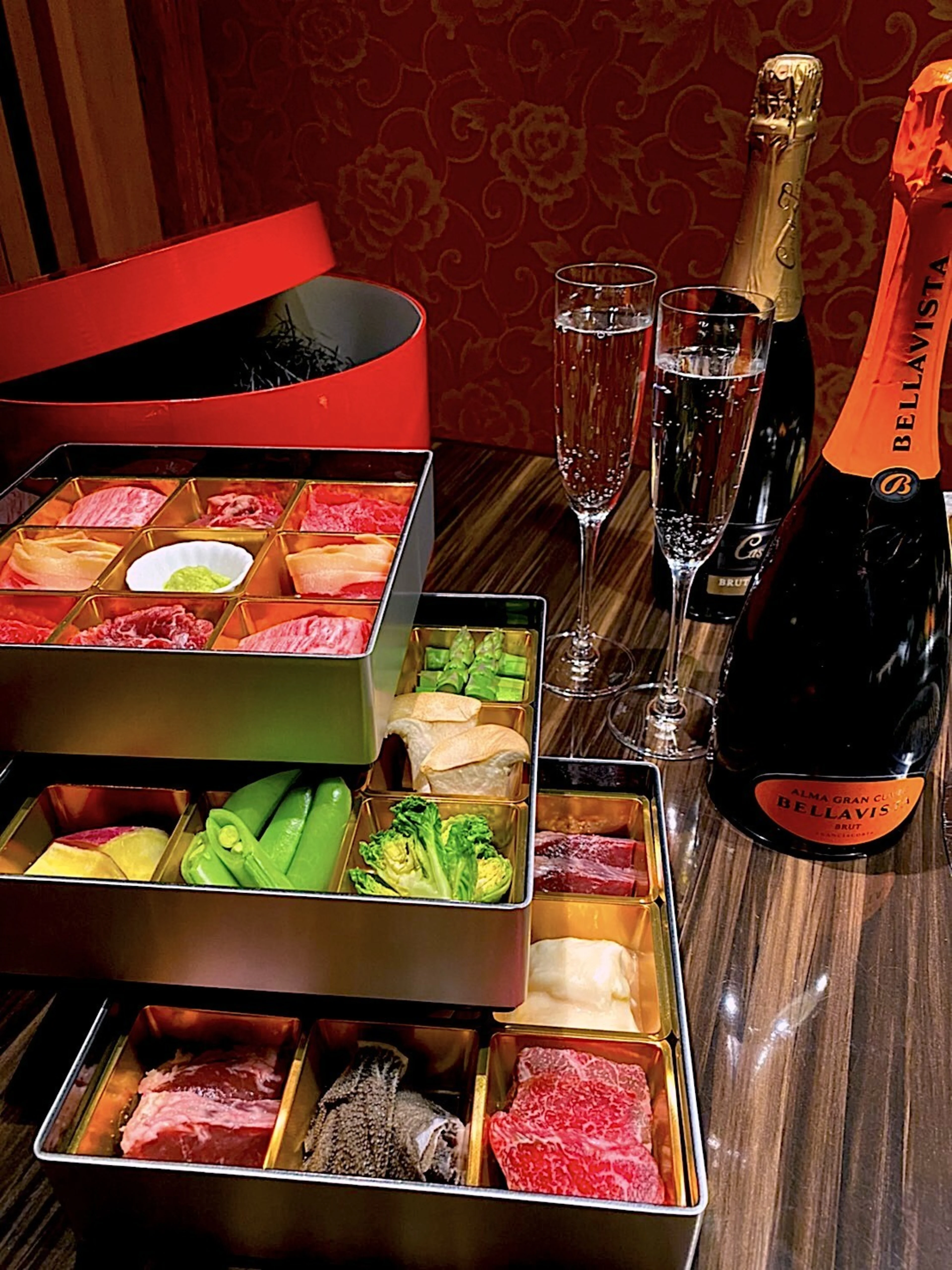 【個室確約】アニバーサリー/顔合わせプラン★放牧牛の豪華玉手箱含む全7品★メッセージプレート＋乾杯ドリンク付き★肥後橋であか牛・牧草牛を堪能！