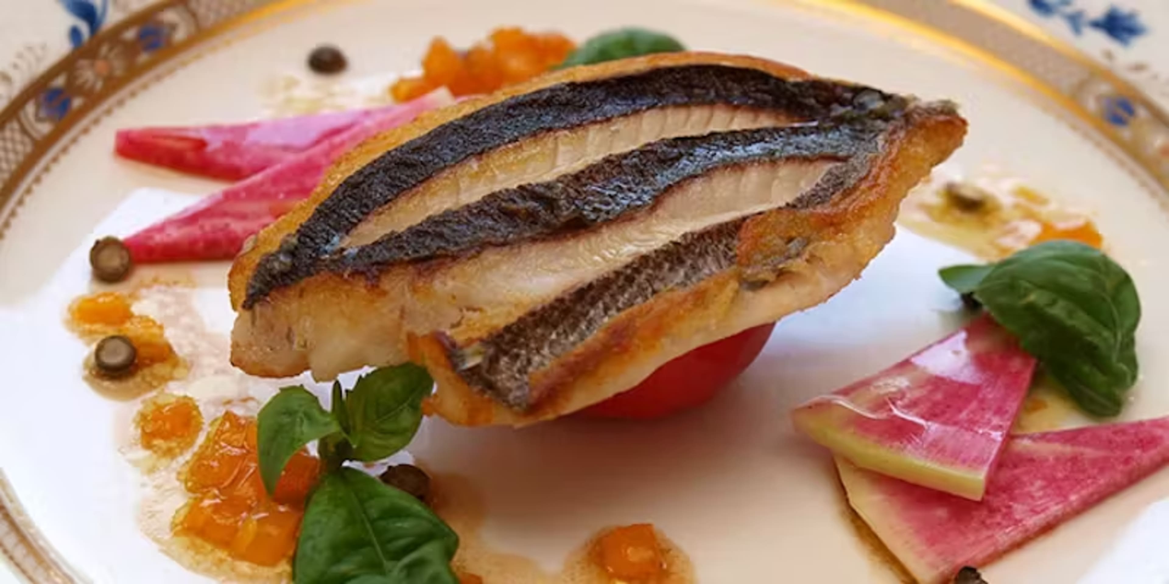 【還暦・ご長寿 ディナープラン】技巧を凝らしたナチュラルフレンチ全5品＋乾杯スパークリング＋パティシエ特製2段ケーキ＆メッセージ付き★大宮の隠れ家で心躍るお祝いのひととき