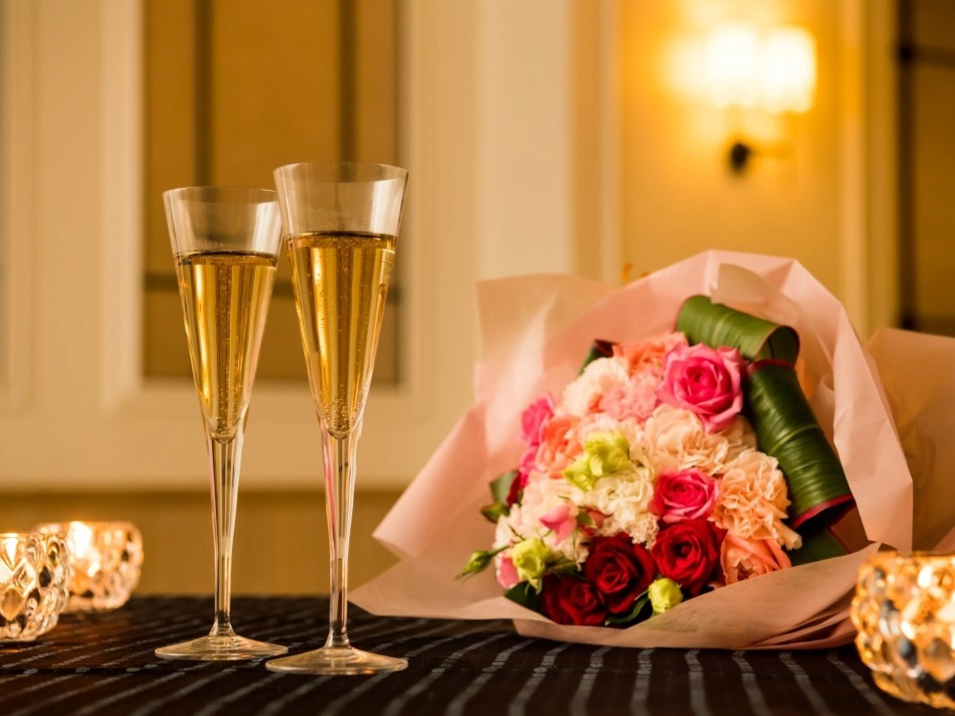 【1日1組限定★プロポーズプラン】極上フレンチディナー＋花束＋乾杯用スパークリングワイン★海を望むロマンティック空間で感動のプロポーズを叶える〜ホテルモントレ沖縄スパ＆リゾート