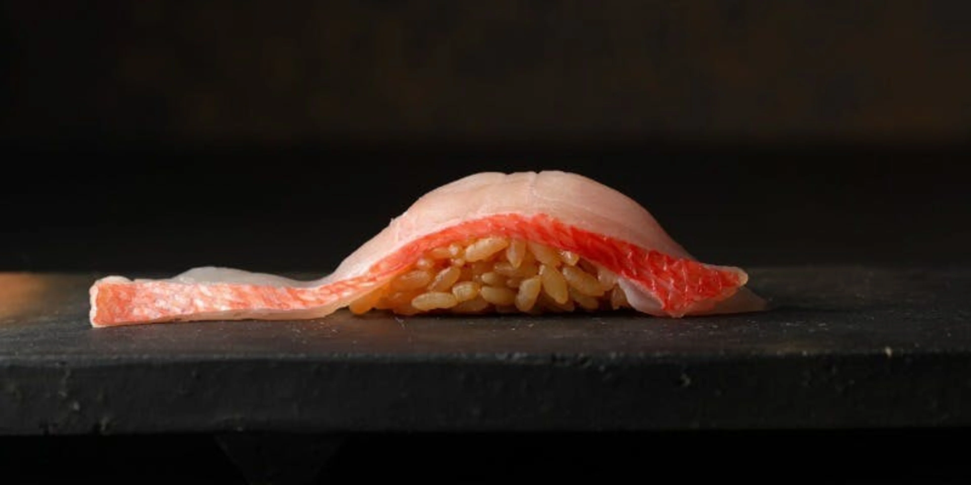 ★★熟成鮨+和牛 特別懐石コース【個室確約×ランチ・ディナー可★接待・会食プラン】極上鮨と美酒で彩る、おまかせ握り懐石コース★梅田の大人の隠れ家で過ごす上質な時間