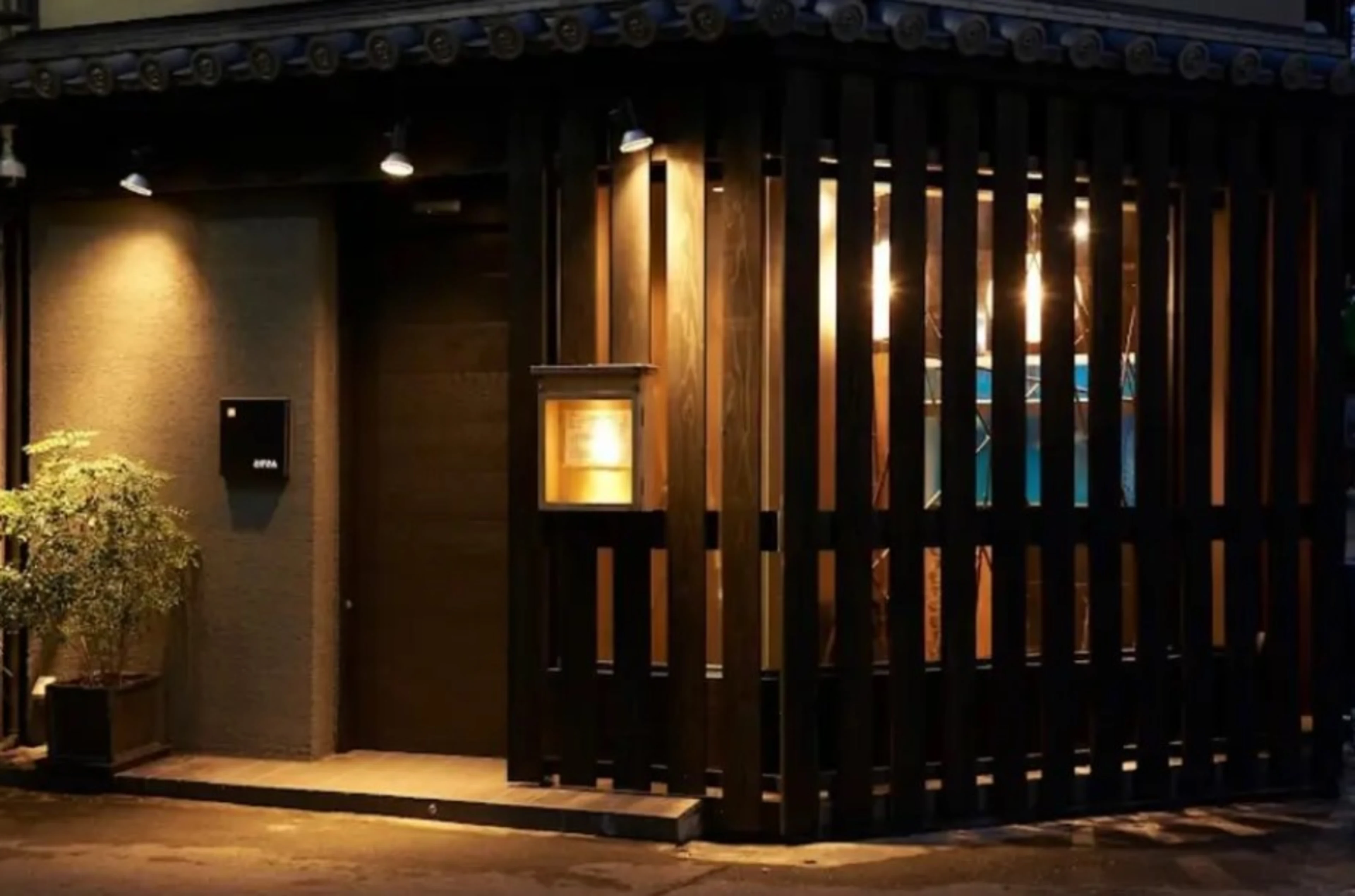 【最大4名/半個室確約/結納・お顔合わせプラン】国産とらふぐ尽くしの極上コース全7品＋乾杯シャンパン付き★近鉄今里駅から徒歩6分、格式ある空間で楽しむふぐの饗宴★