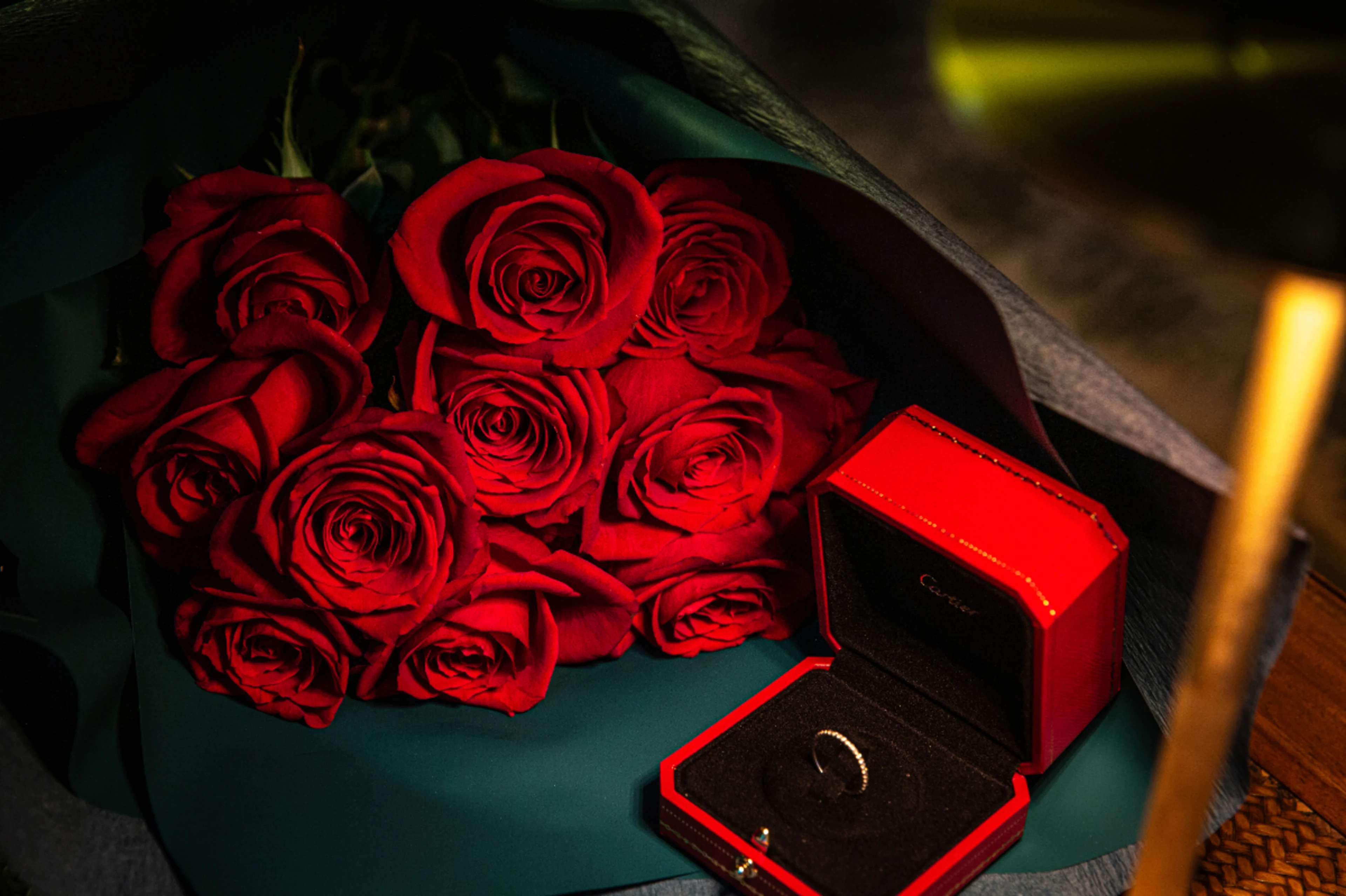 【Anny限定★感動溢れるチャペル貸切プロポーズプラン】プロによる写真撮影付き★400年の歴史ある料亭河文とNYでミシュランを獲得したシェフの技が織りなす至高のフルコース＋メッセージ付きデザートプレート★12本のバラの花束＆乾杯スパークリングワイン＆専属プランナーがサポート