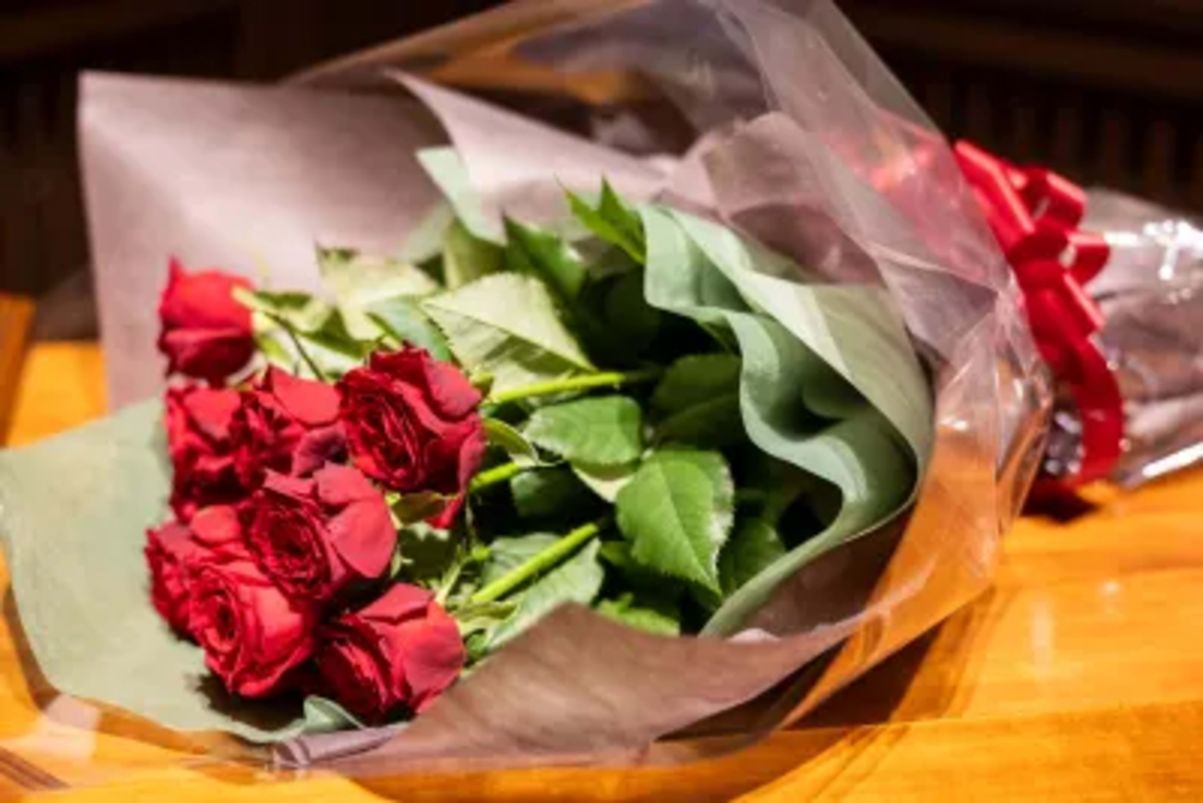 バラの花束12本