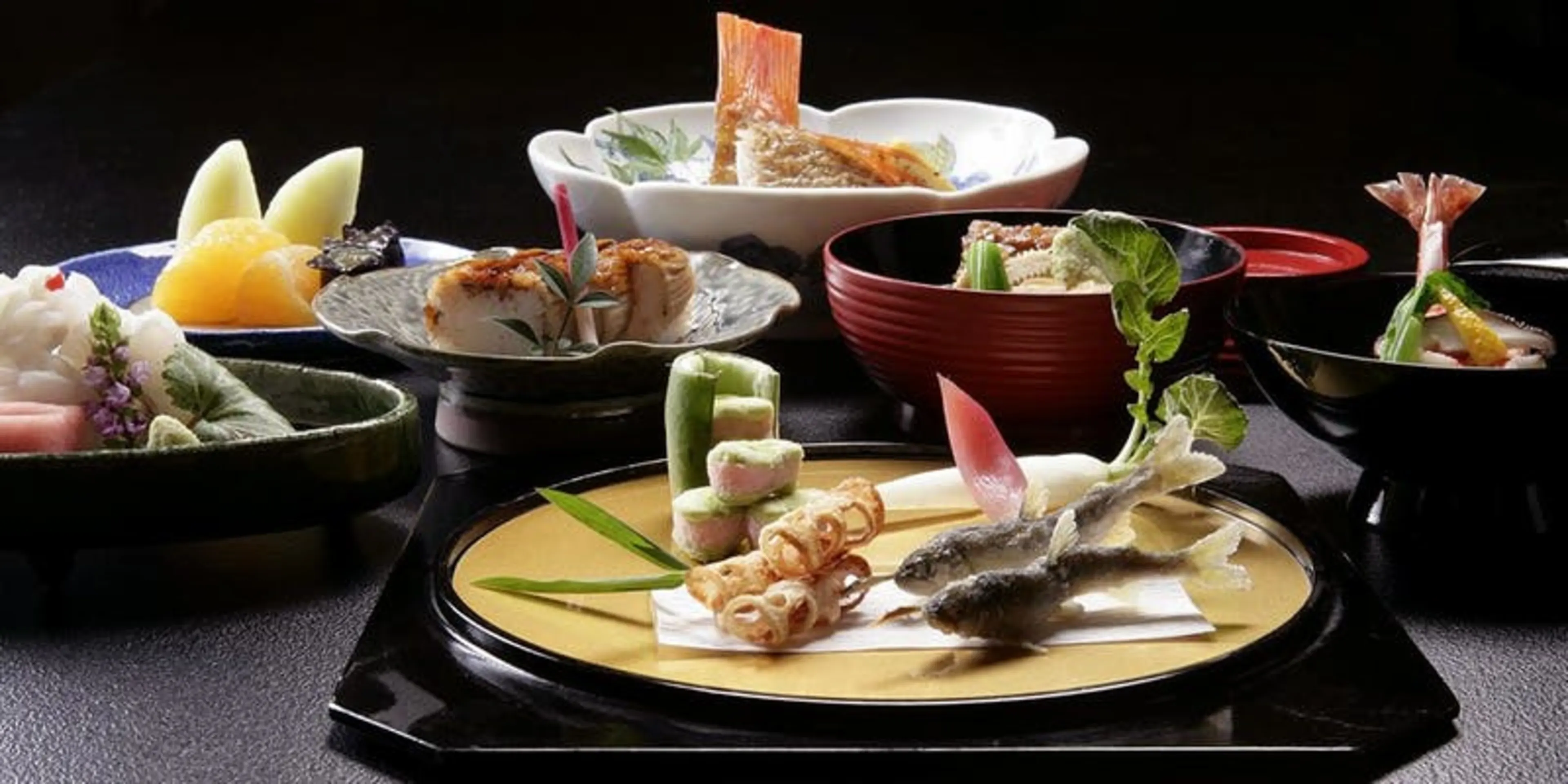 【乾杯ドリンク付き】記念日お祝いプラン★東京駅舎の夜景を望む贅沢なホテルディナー★高級和食会席～雪椿コース～全9品