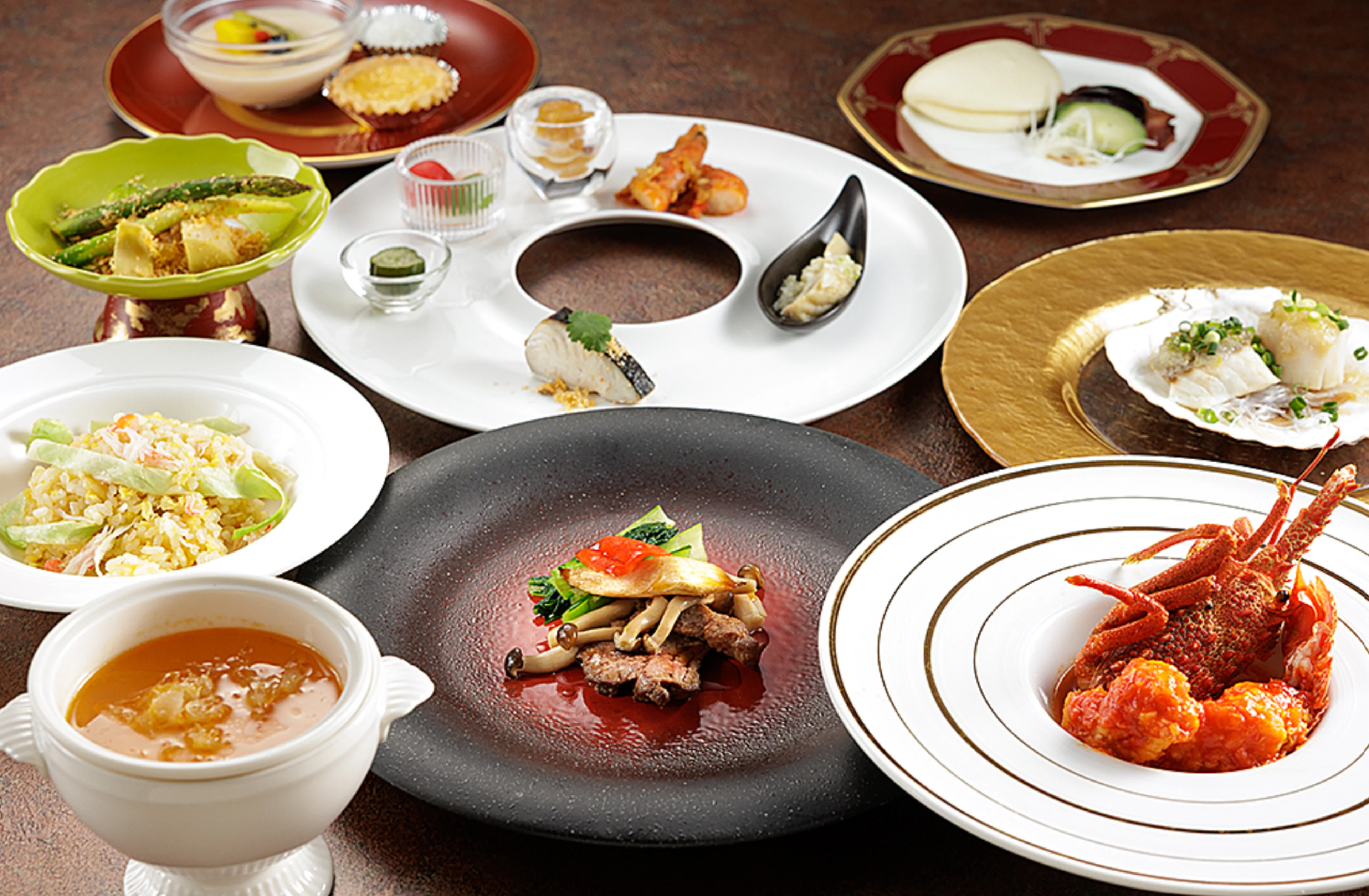 厳選した魚介や肉を堪能するコース