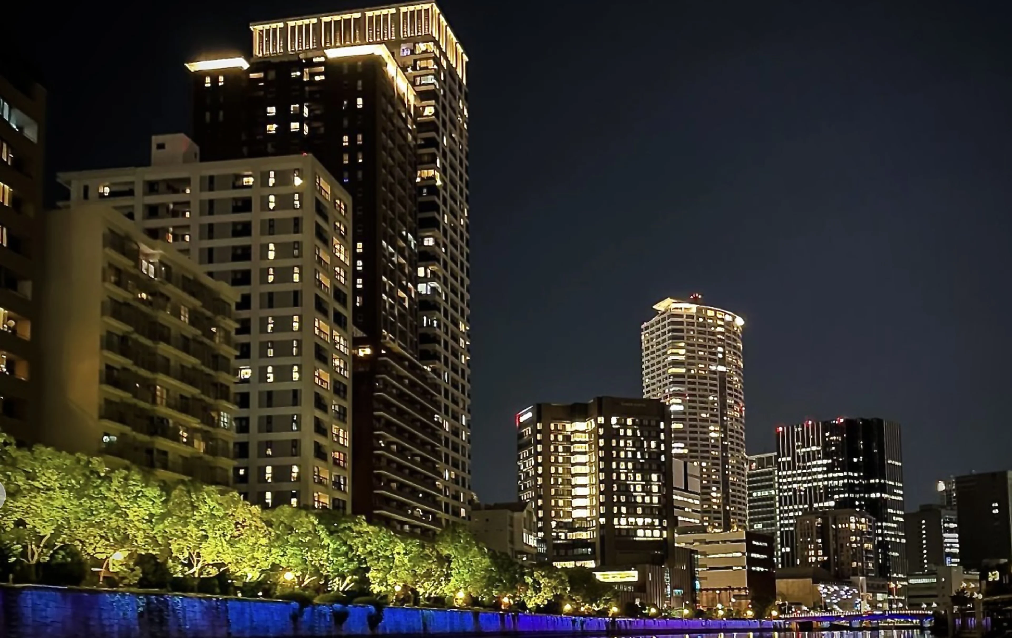 【2〜9名様 / クルーズ船貸切★お祝いプラン】心踊る非日常体験〜大阪の街並みを船上から楽しむ特別なひととき★クルーズ船60分貸切＋シャンパンボトル1本