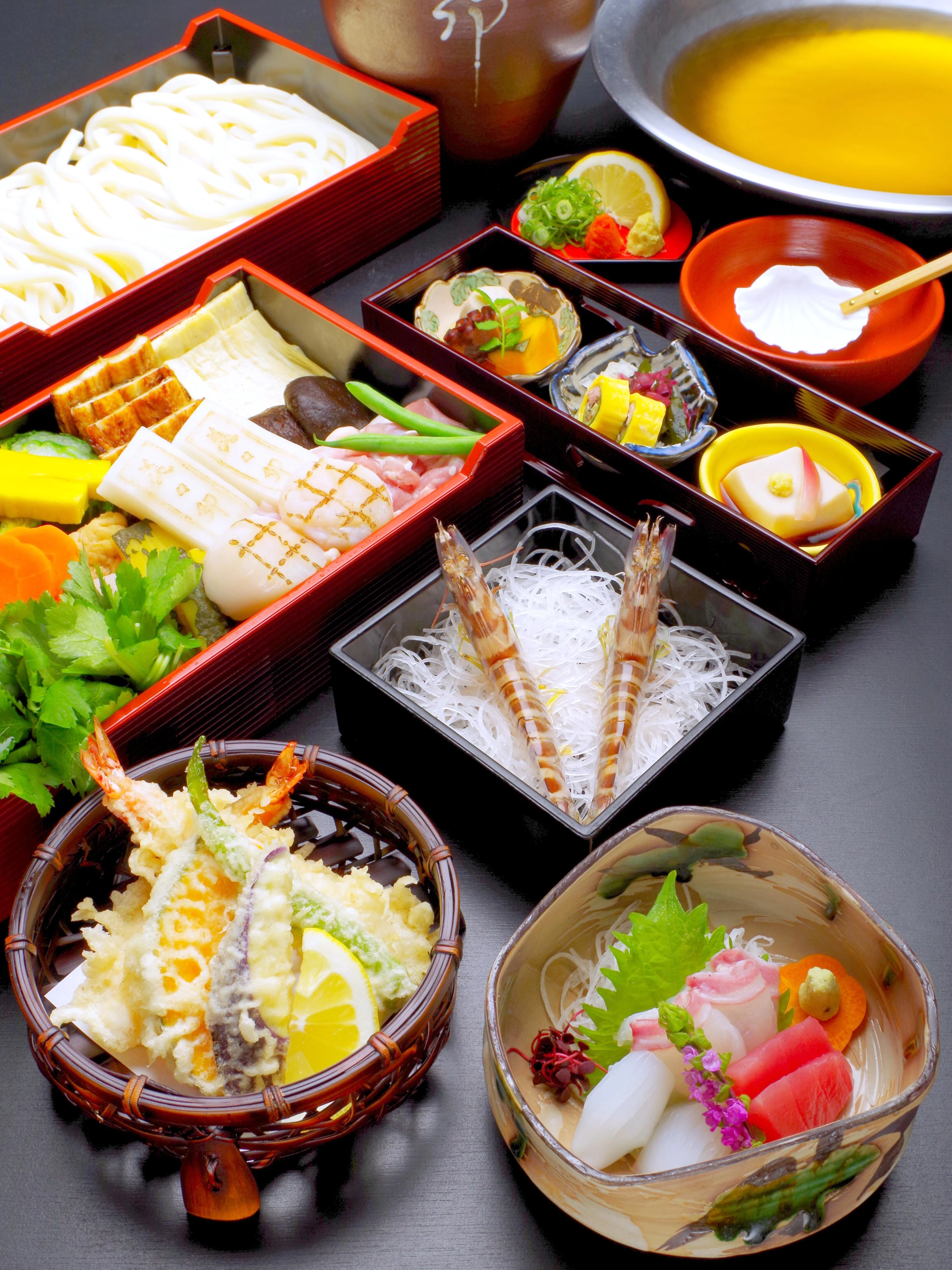 【個室確約・アニバーサリープラン】うどんすきがメインの全5品+乾杯ドリンク★堺の歴史ある日本料理店で過ごす特別なひととき