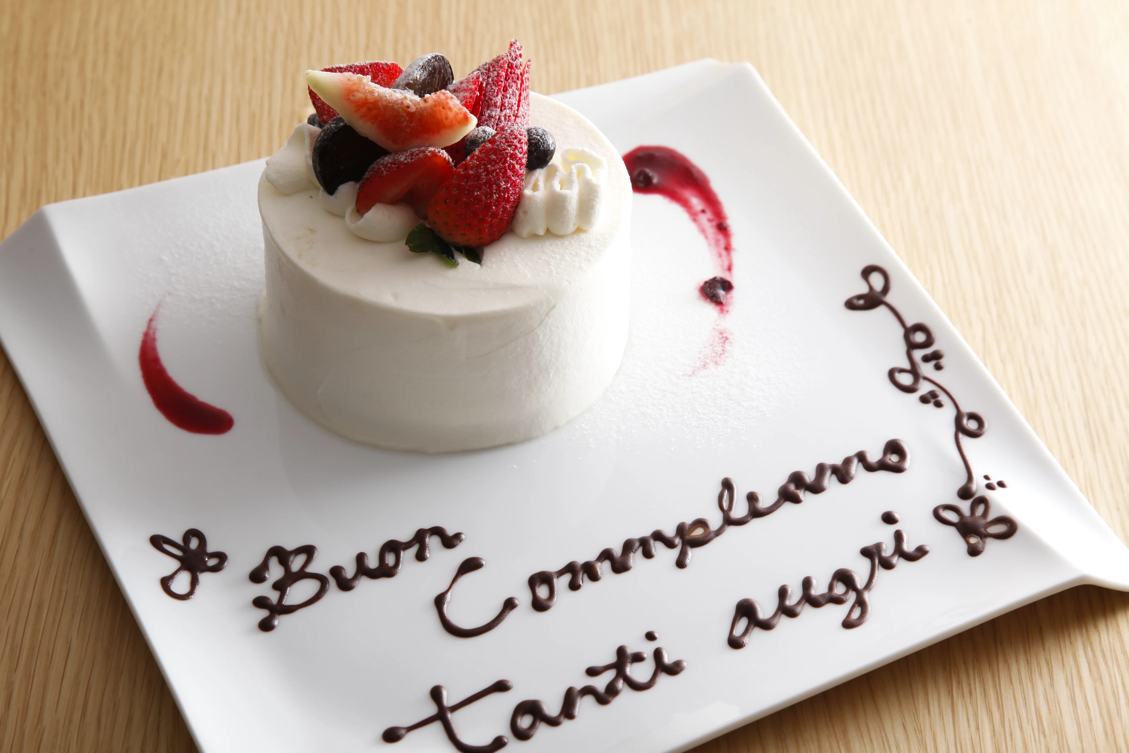 メッセージ付きホールケーキ