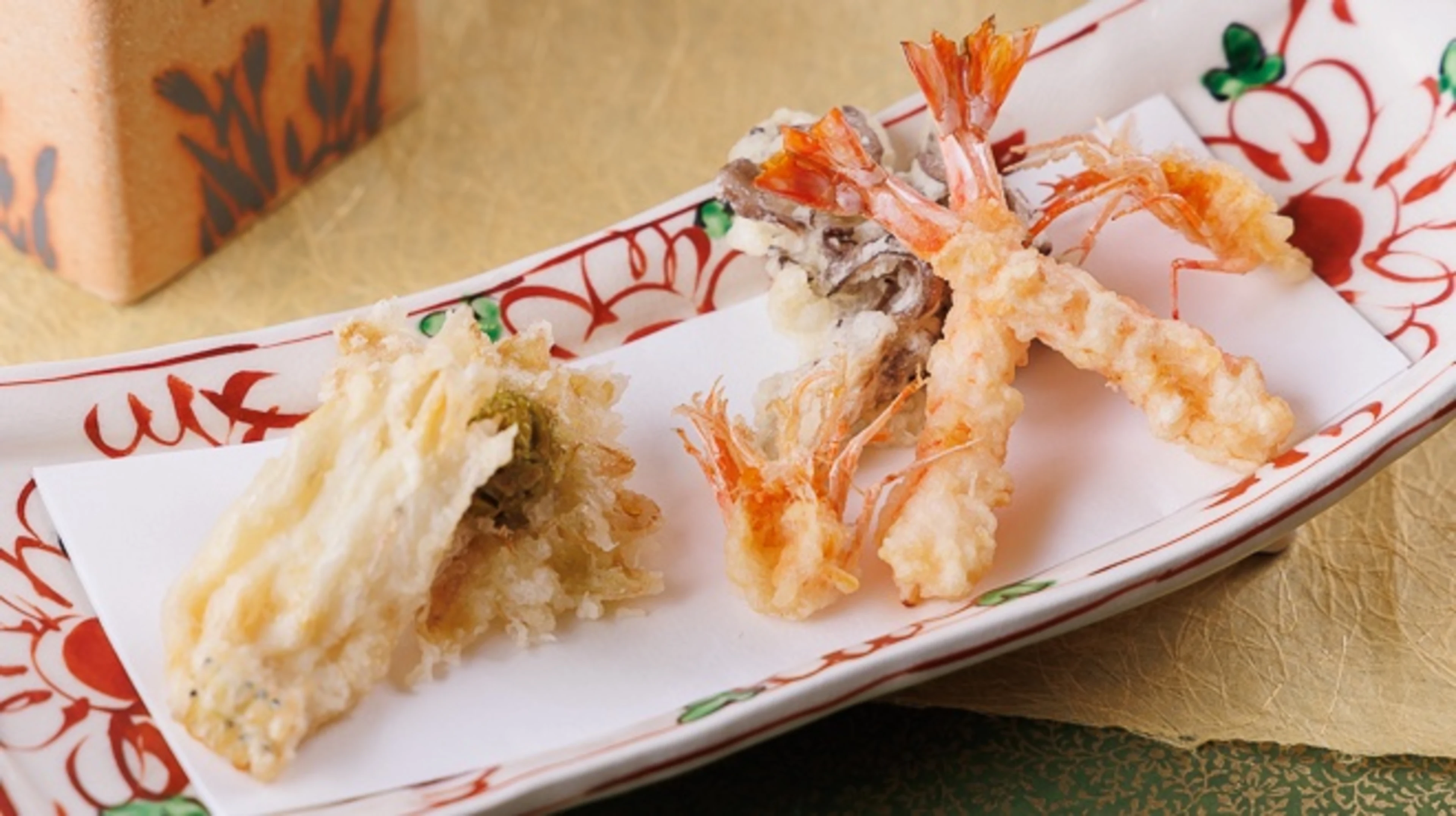 【特別な記念日に選びたい名店★アニバーサリープラン】素材の魅力を堪能★天麩羅コース“雅”〜和の真髄が息づく大人の隠れ家×1830年創業・伝統のおもてなし〜栄駅徒歩5分・名古屋東急ホテル