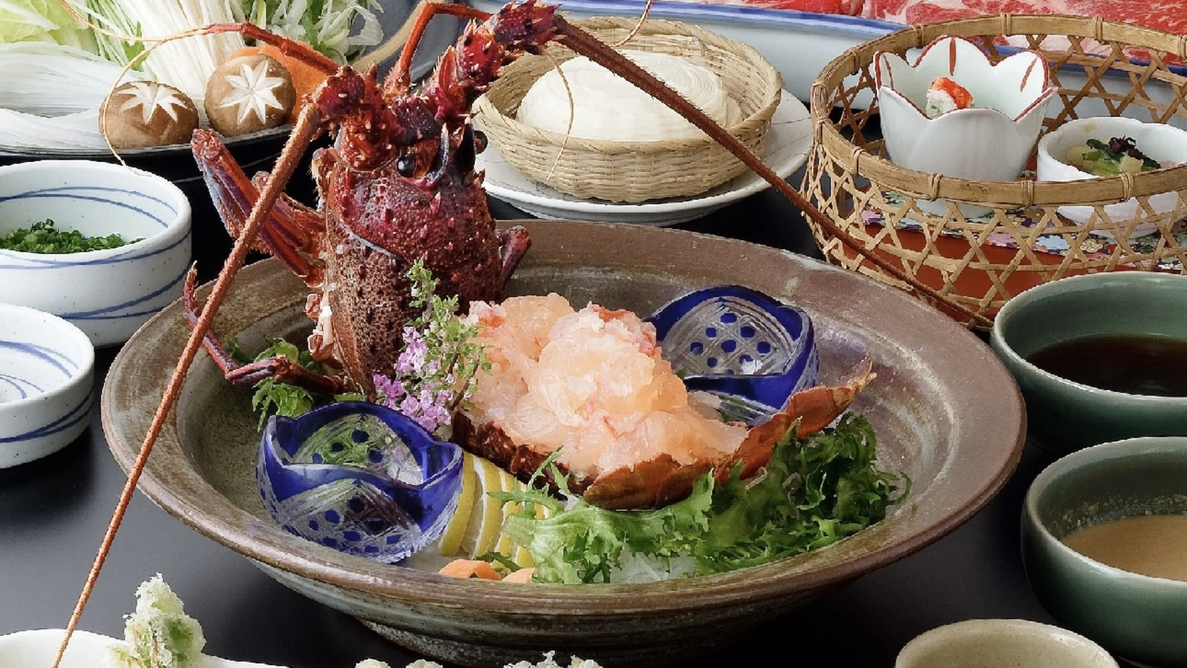 【個室確約★アニバーサリープラン】大切な方に贈る至高の食体験〜伊勢海老造りと絶品しゃぶしゃぶを含む贅沢なコース＋乾杯ドリンク〜天神駅徒歩2分の大人の隠れ家で楽しむ、とっておきの記念日デート