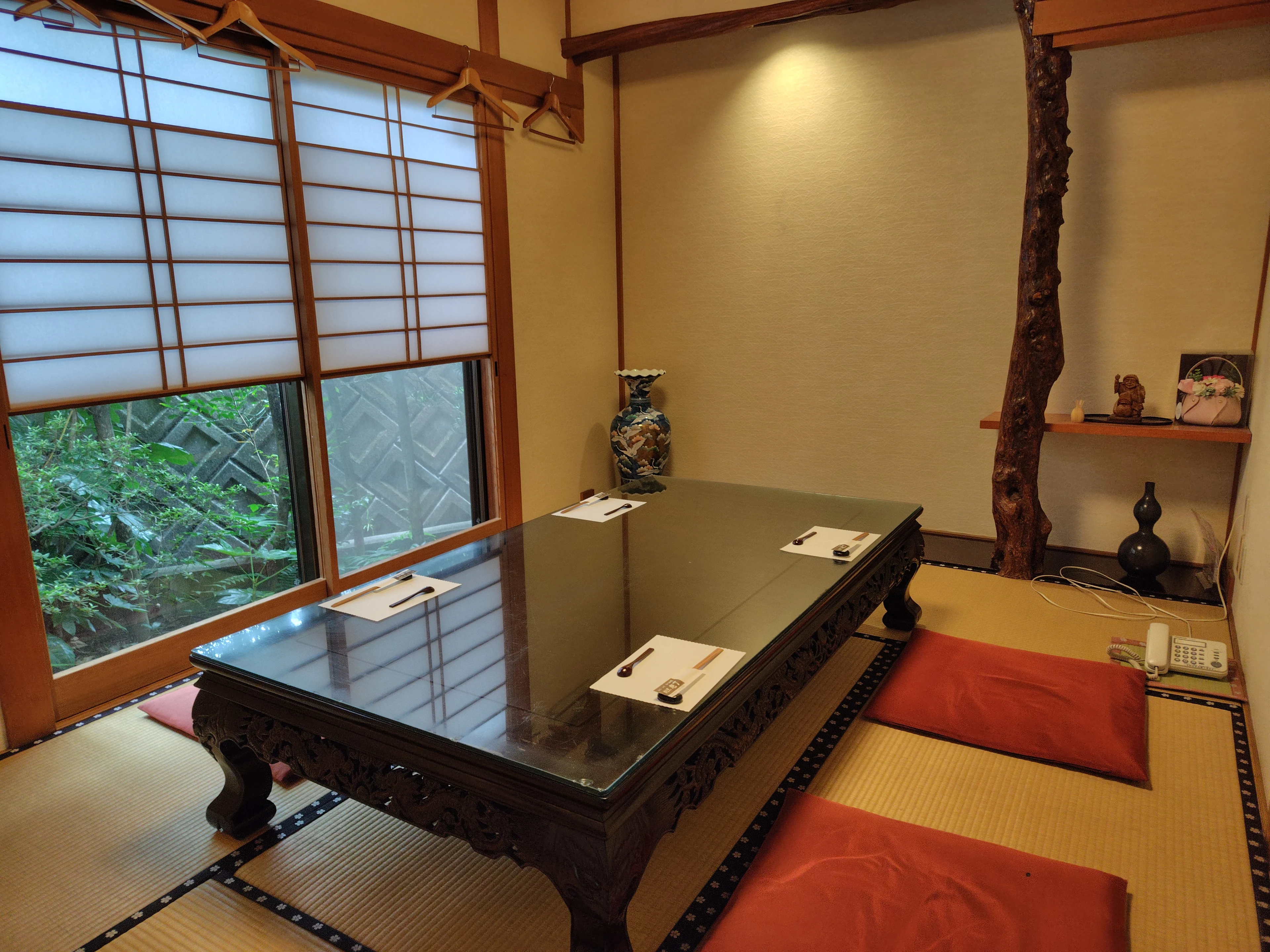 カウンター席、個室、座敷