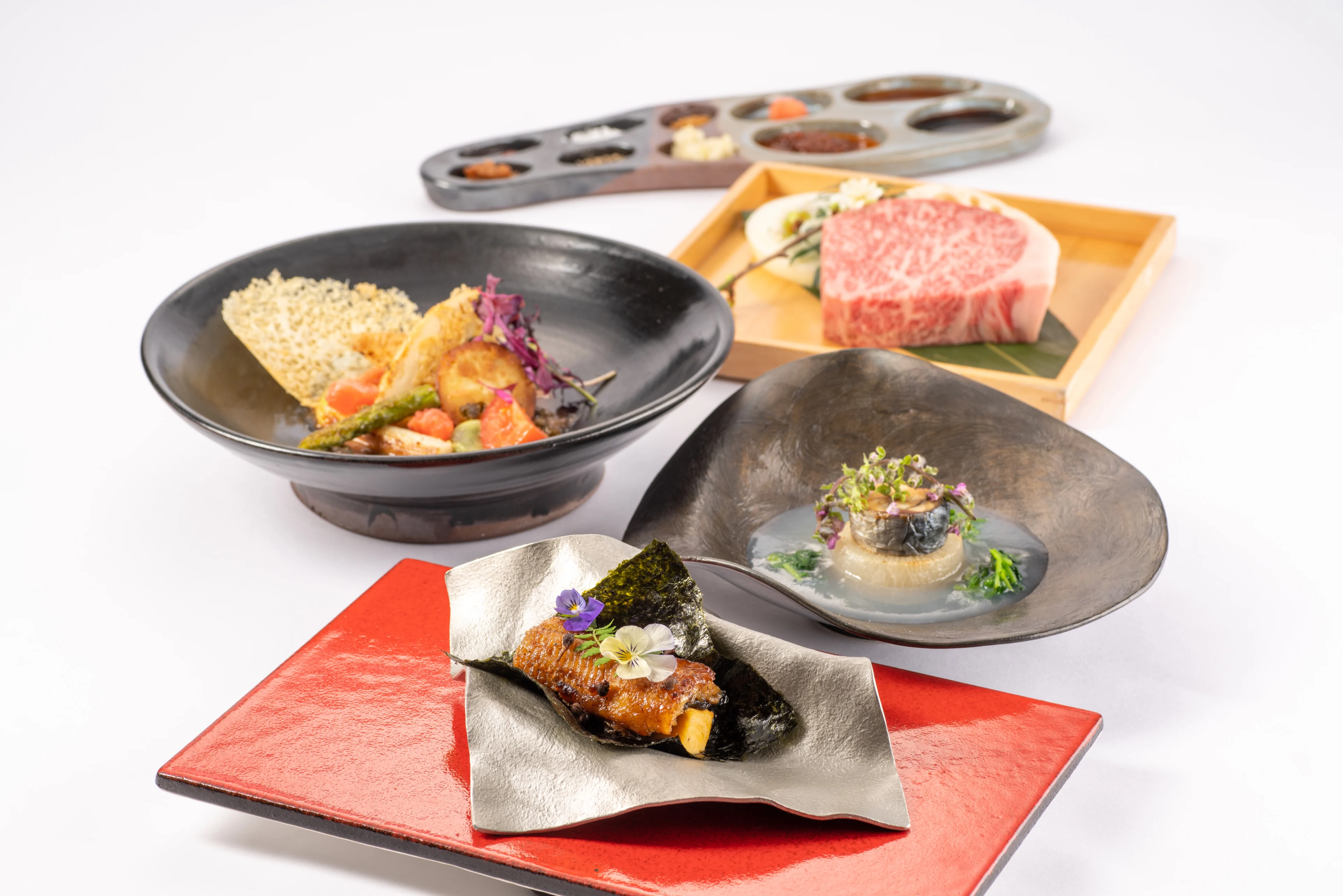 【アニバーサリープラン】神戸牛・伊勢海老と夜景を堪能する豪華鉄板焼ディナー全9品＋乾杯グラススパークリングワイン＋メッセージプレート★神戸港を臨む高級ホテルのカウンター席★