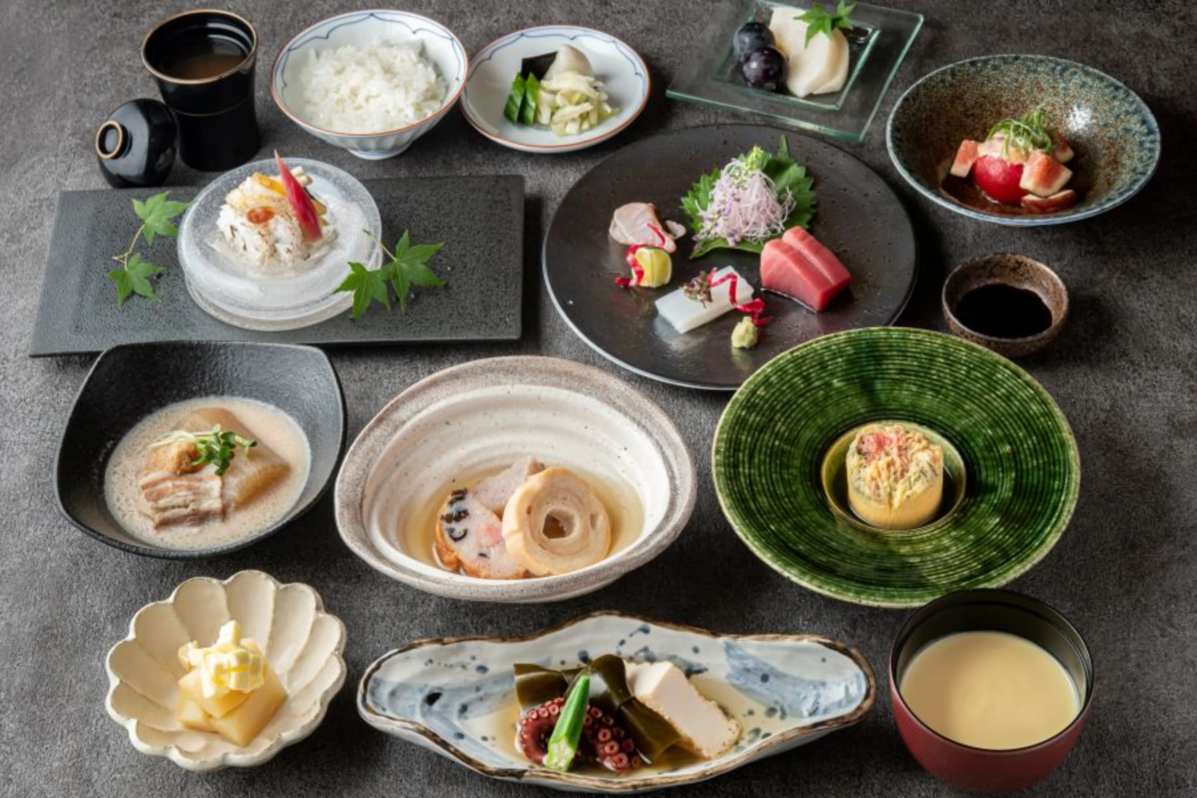 【個室確約★還暦・長寿祝いプラン】おでんや土鍋ご飯など創作おでん会席全11品★心斎橋の上品な和の空間でお祝い