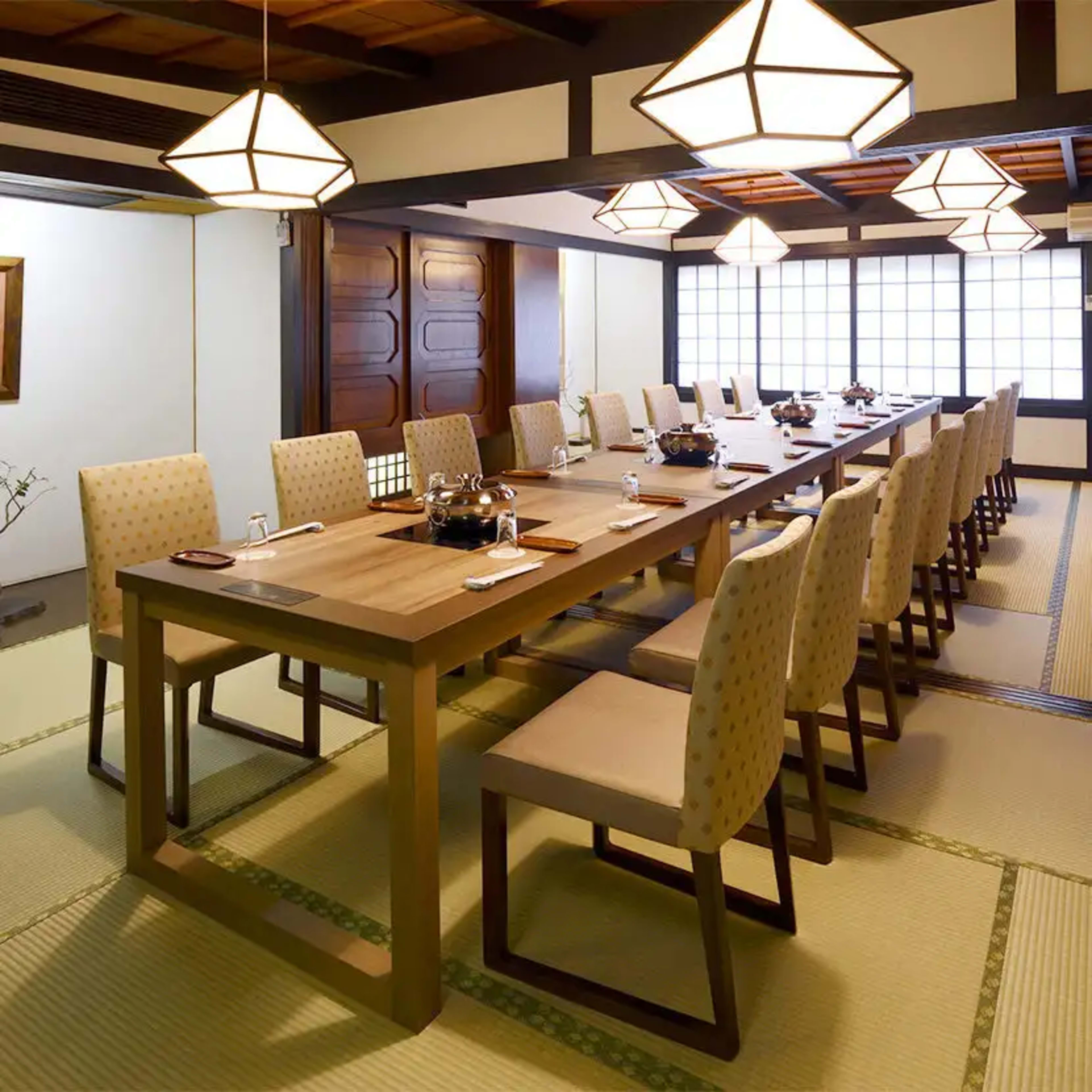 【最大10名 大人数のお祝いディナープラン】豪勢なステーキや季節の素材を使用した会席などを贅沢に堪能するコース★和の雰囲気が落ち着く店内で優美なお祝い★グランドホテル浜松