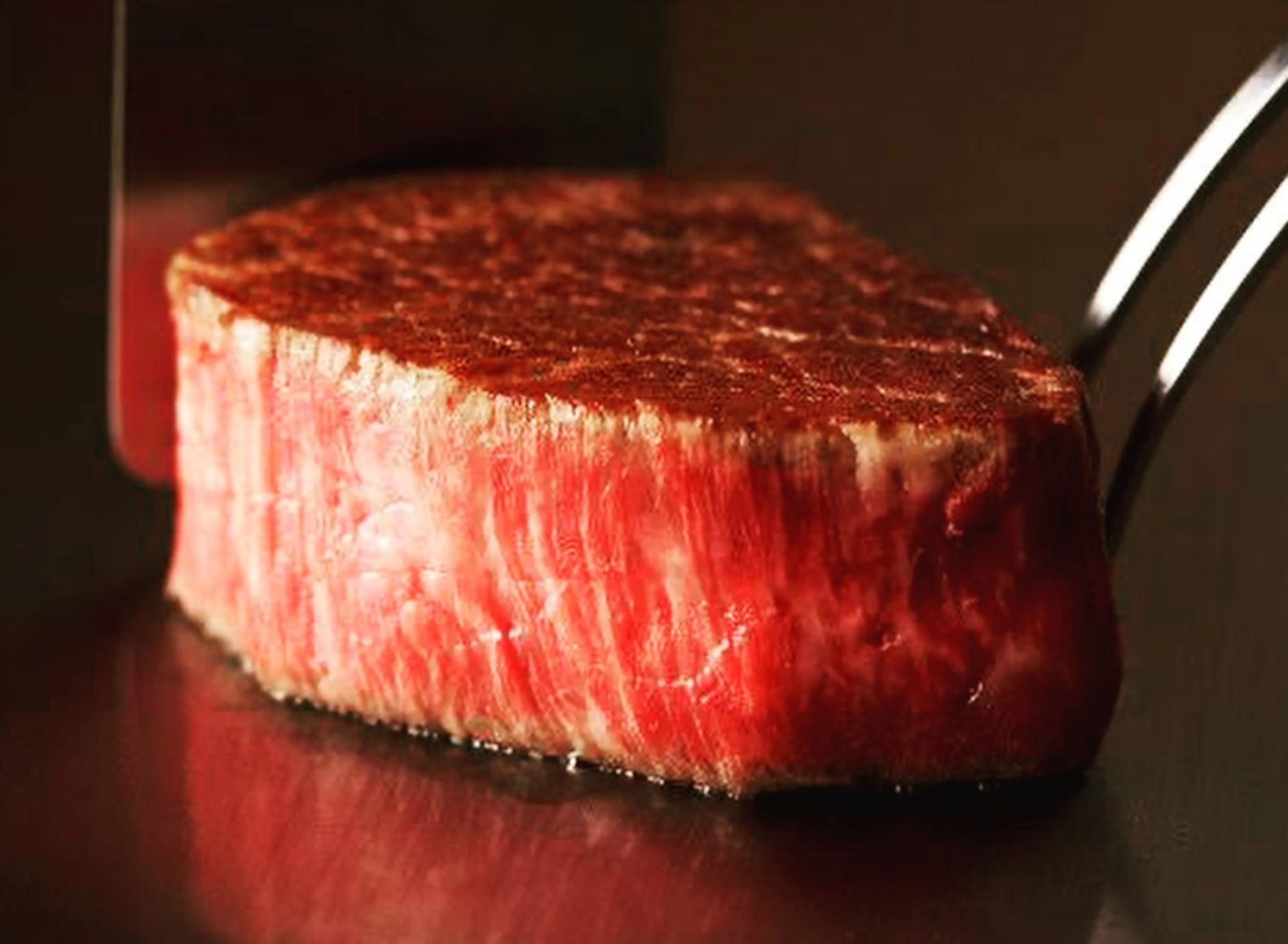 【アニバーサリーディナープラン】黒毛和牛サーロイン＆たらば蟹の豪華鉄板焼コース全7品★銀座の非日常空間で過ごす特別な時間