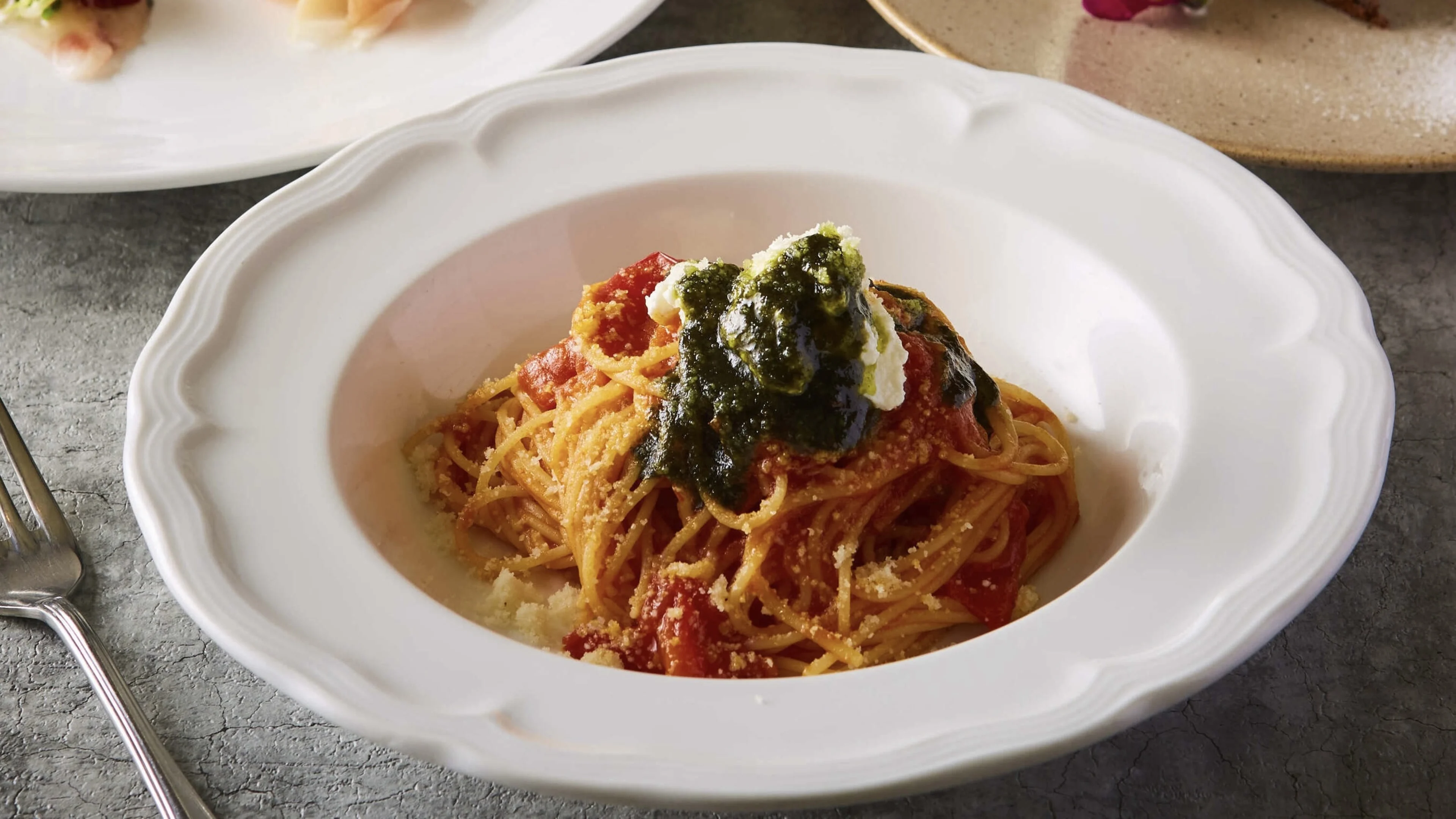 【最大8名様★お祝いランチプラン】イタリア料理界の巨匠・片岡護シェフ監修★季節の恵みを味わうイタリアンコース＋メッセージ付きプレートでサプライズ★気品漂う上質空間で祝う贅沢なひととき〜京都河原町駅徒歩1分