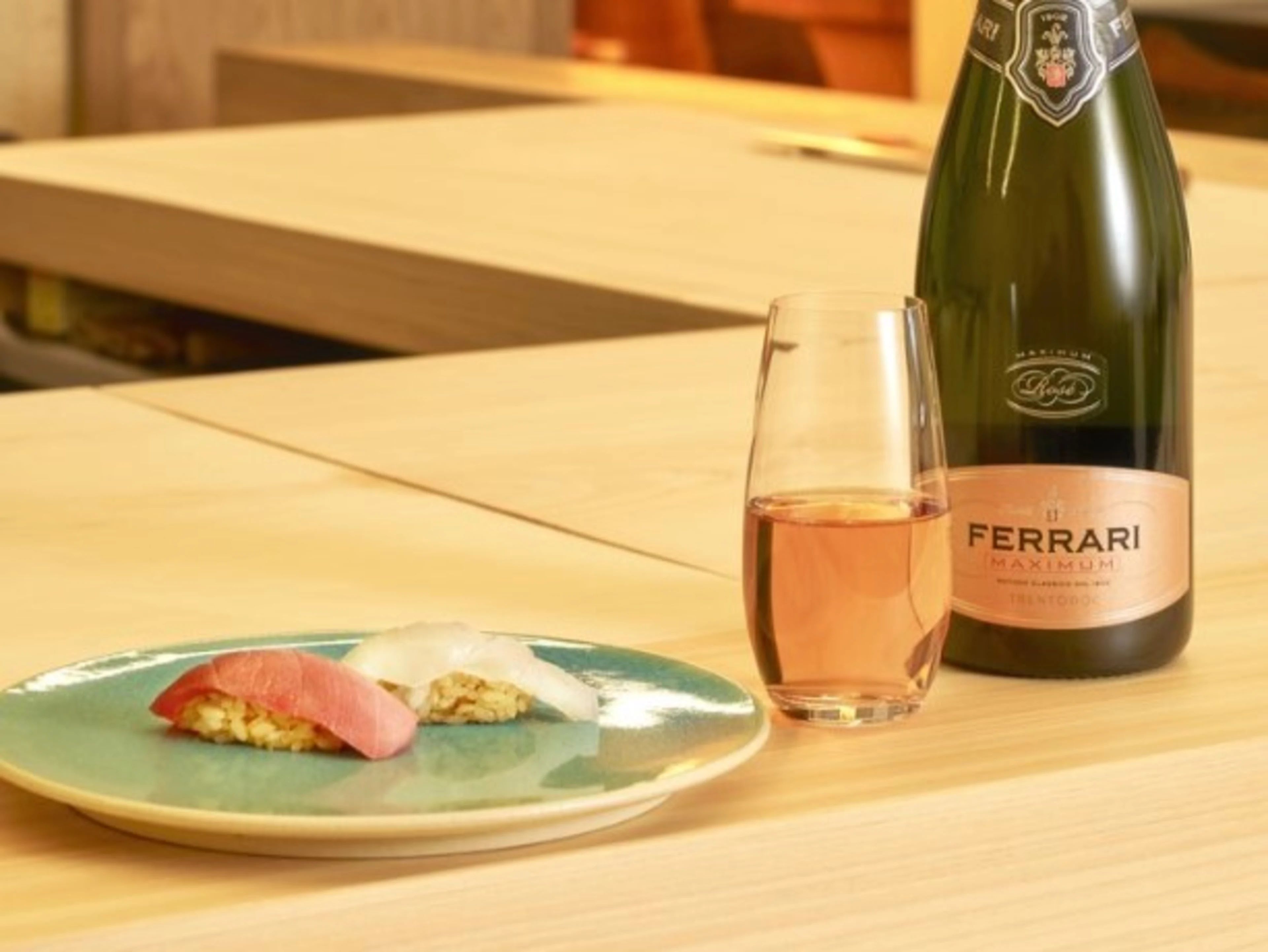 乾杯用のスパークリングワイン