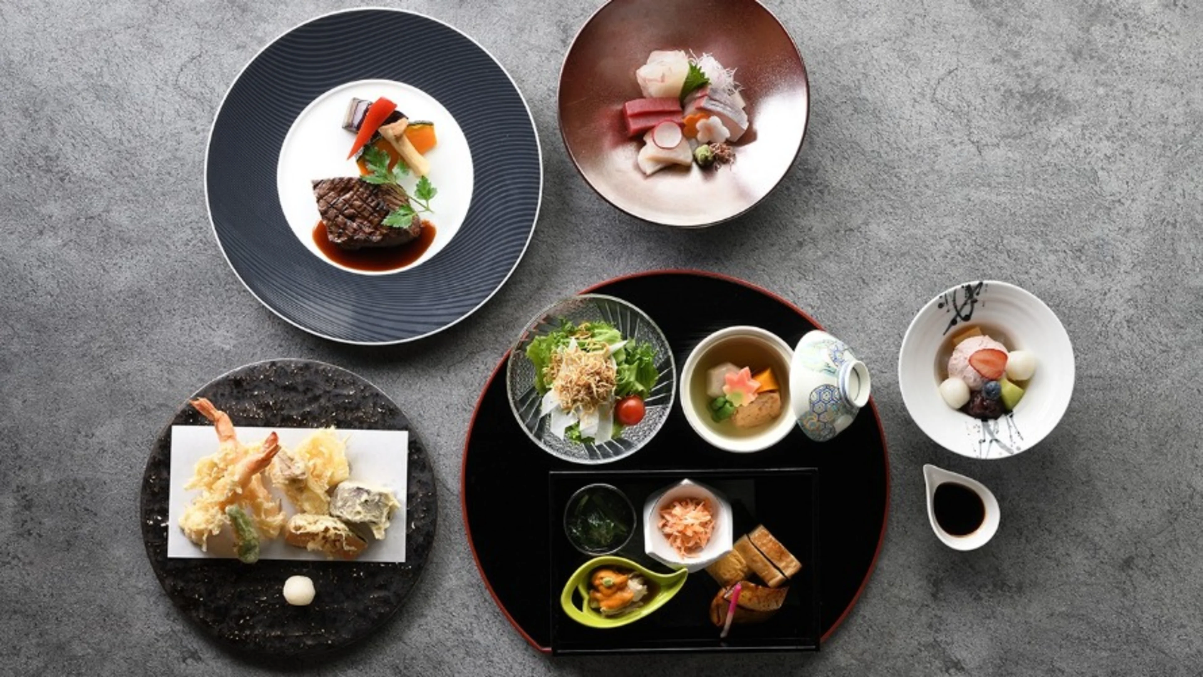 Anny限定【5〜12名様 / 個室または半個室確約★ご両家お顔合わせランチプラン】地上90mから望む新宿の絶景★選べるメインとデザート・人気の御膳コース＋乾杯スパークリング★ハレの日を彩る、新宿プリンスホテル最上階のハイエンドな空間