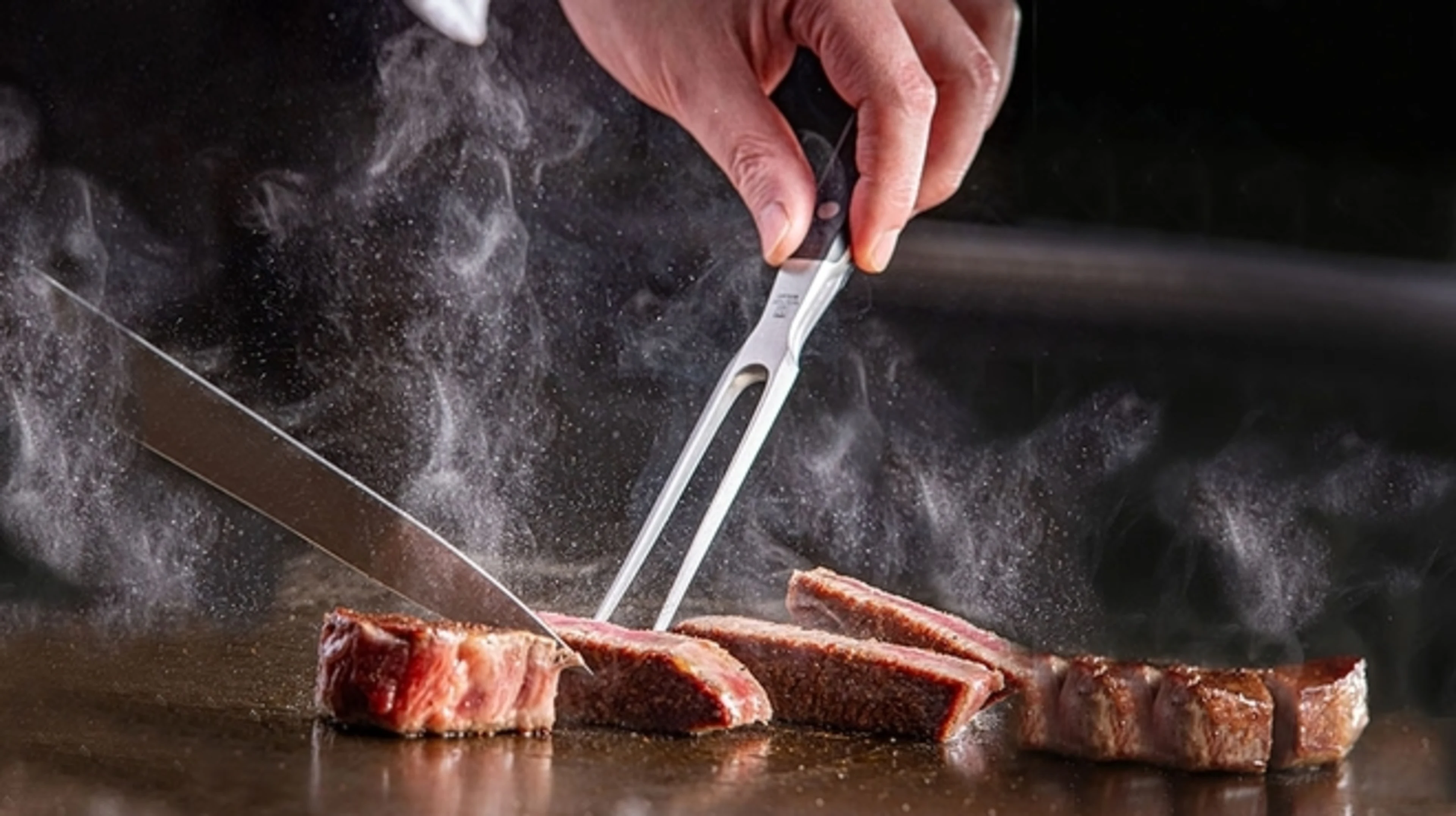 【アニバーサリープラン】季節の鉄板焼や黒毛和牛フィレステーキなど全11品鉄板焼コース★虎ノ門の洗練された空間でアニバーサリーをお祝い★