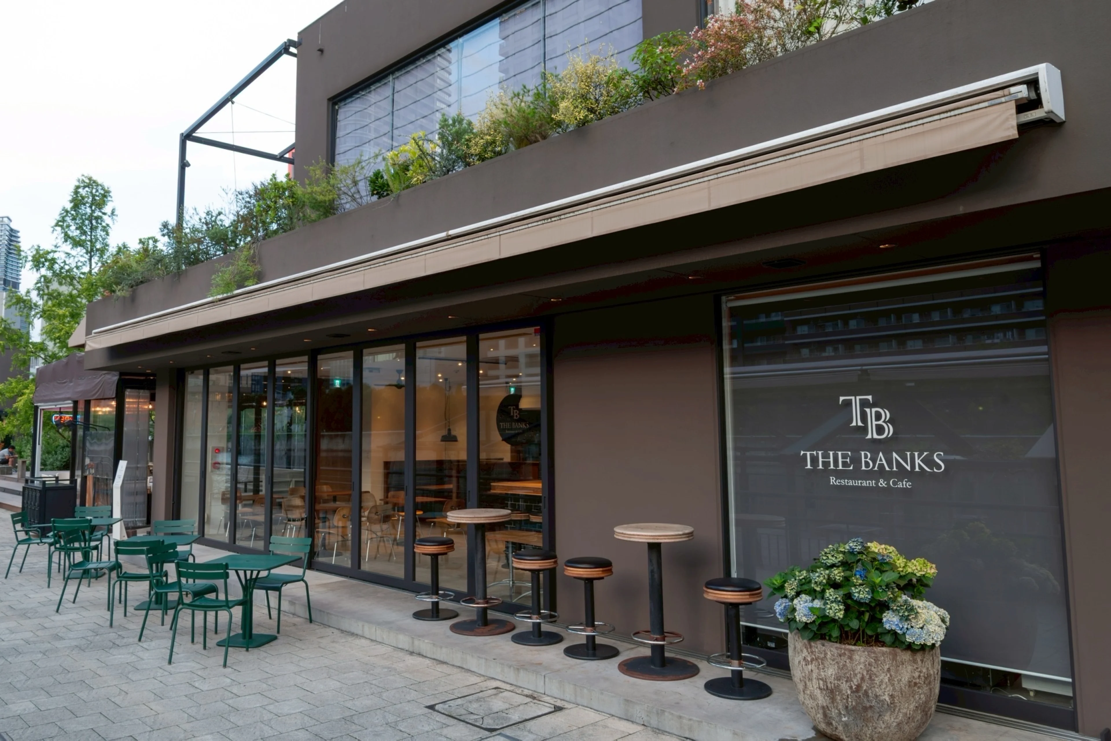 THE BANKS   -Restaurant&Café-