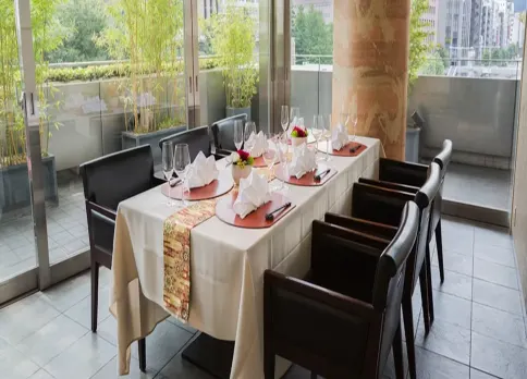 個室確約【離乳食持ち込み・ベビーカーで入店OK★ファーストバースデープラン】華やかな懐石料理＋自家製生ケーキ＋乾杯酒★青山の洗練空間でお子様の初めての誕生日を祝う