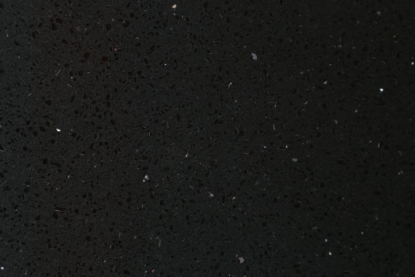 Lusidia Black