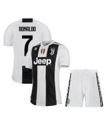 ronaldo juventus football kit