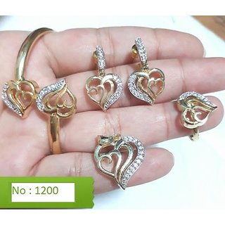 Shopclues offers on Mothers Day Deals - The perfect pendent for perfect mother on mothers day