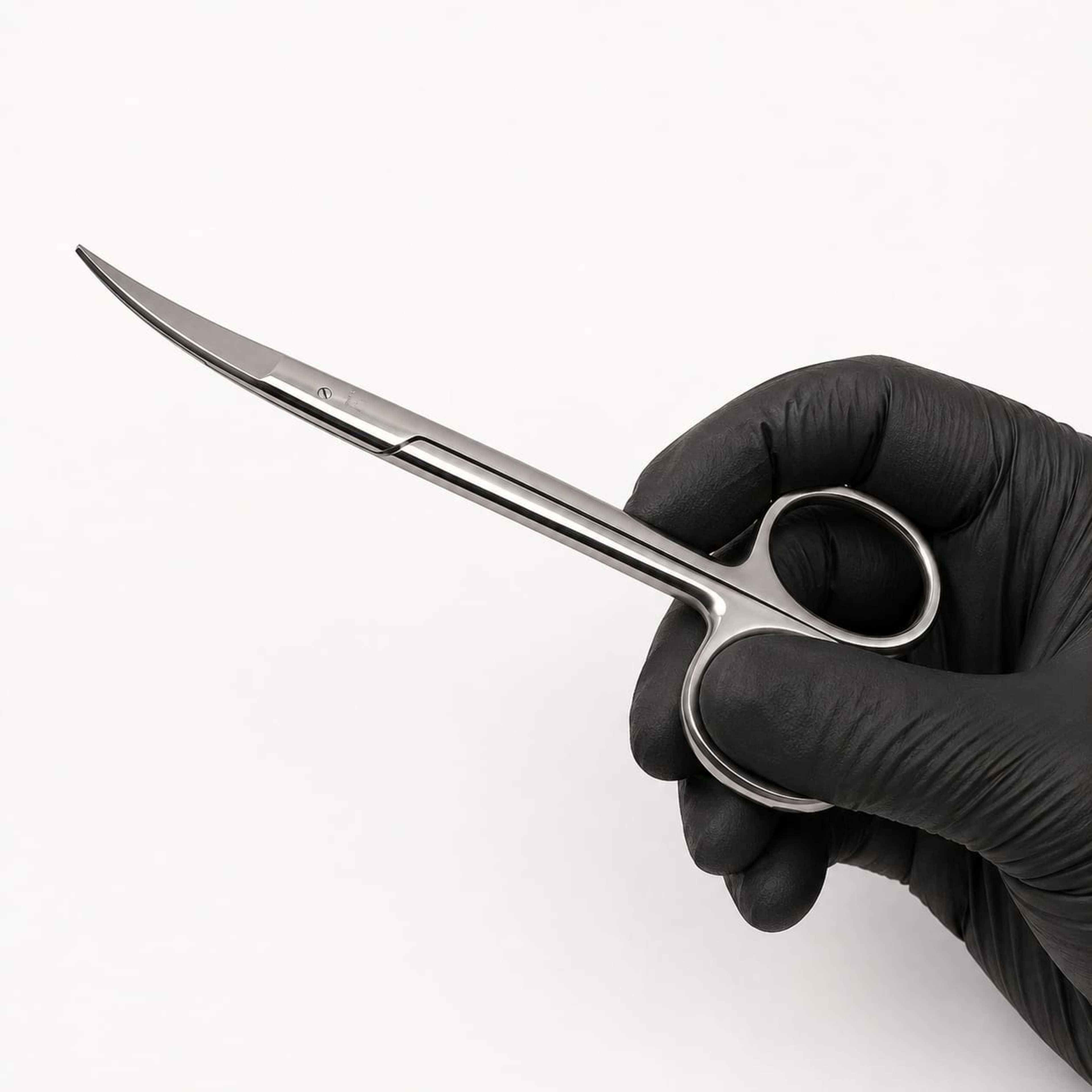 Curved scissor