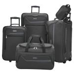 IZOD Metro 5 Piece Travel Set with Lightweight Design