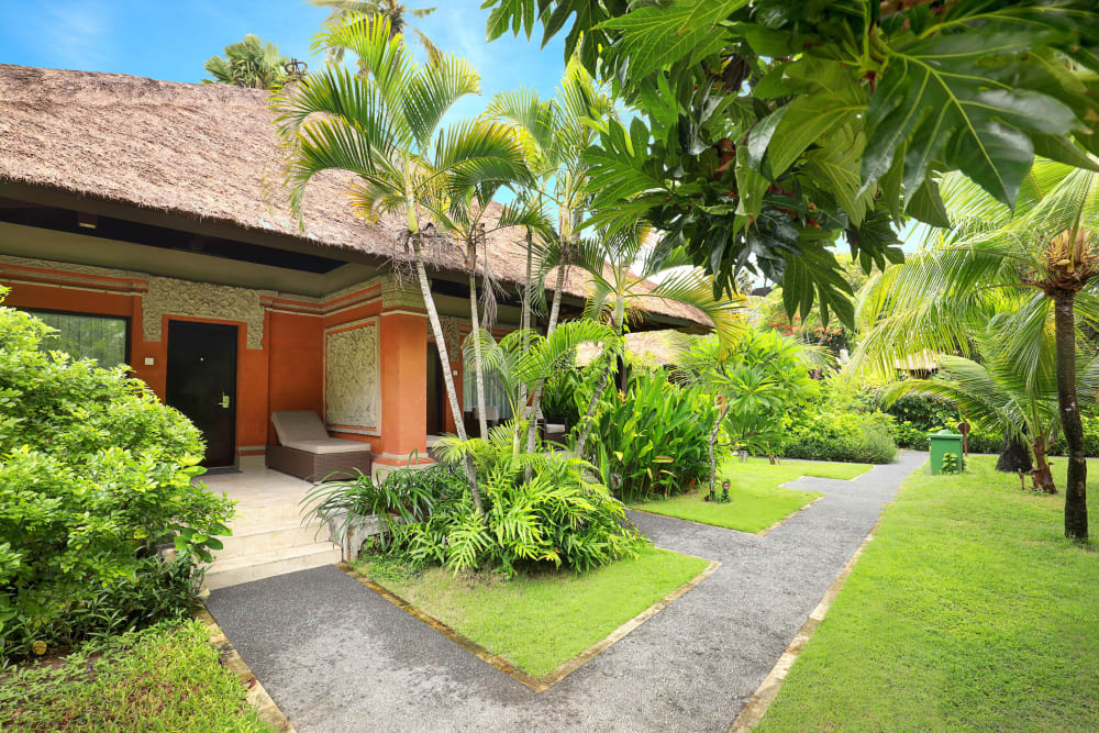 01b. Deluxe Garden Bungalow_outside-min.jpg