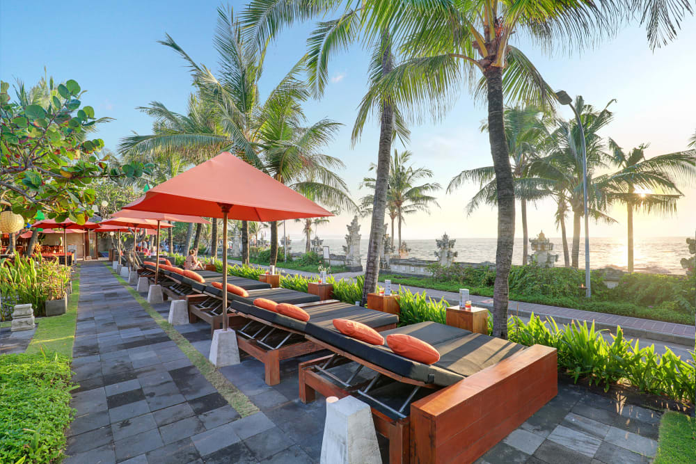 Legian Beach Hotel_Ole Beach Bar-min.jpg