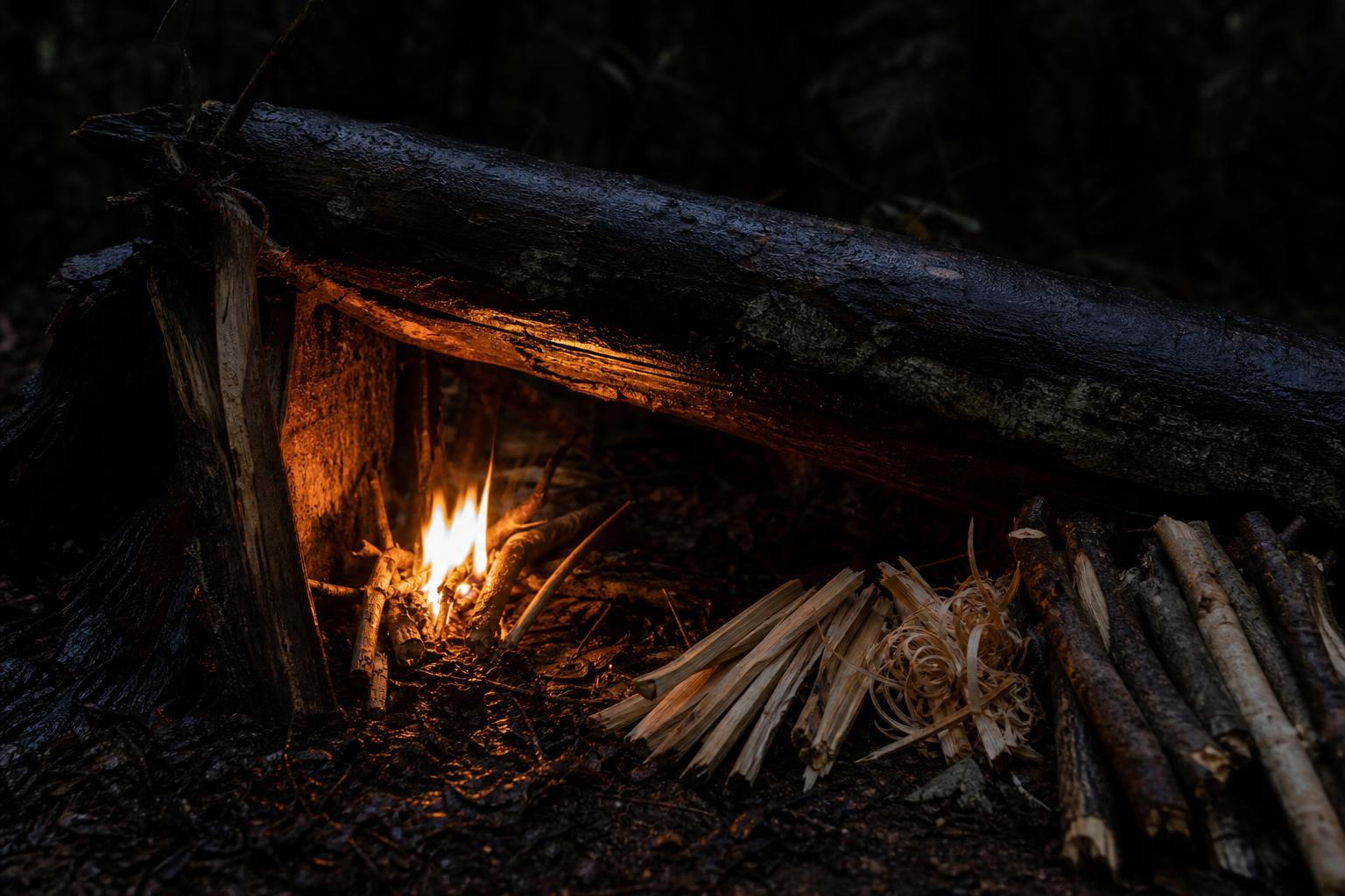 wet weather survival fire lay with ferro rod tinder and kindling