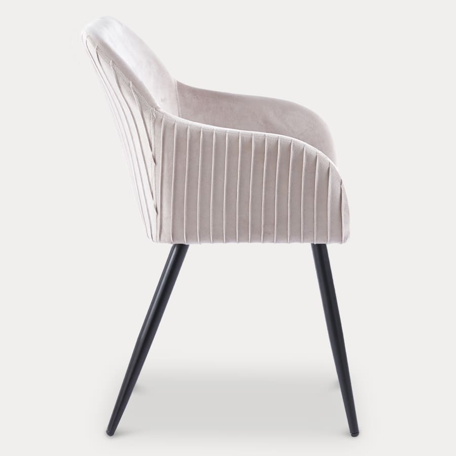 Lot de 2 chaises en velours beige piètement en métal noir