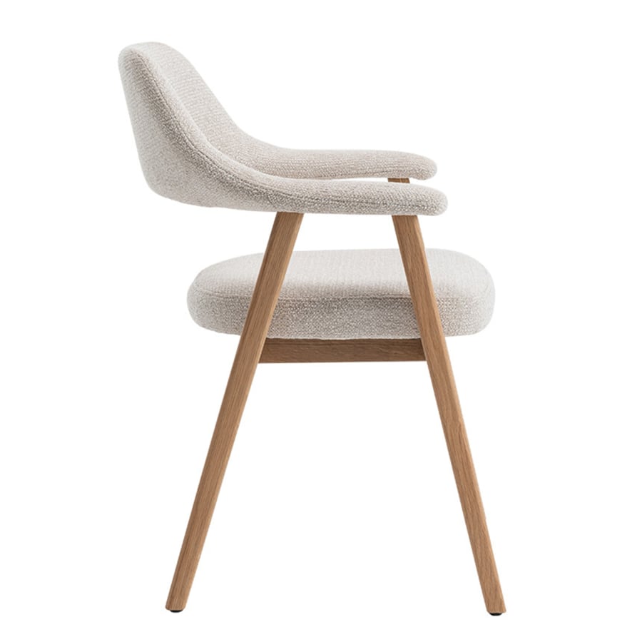 Chaise de repas en tissu beige pieds ch&ecirc;ne massif clair